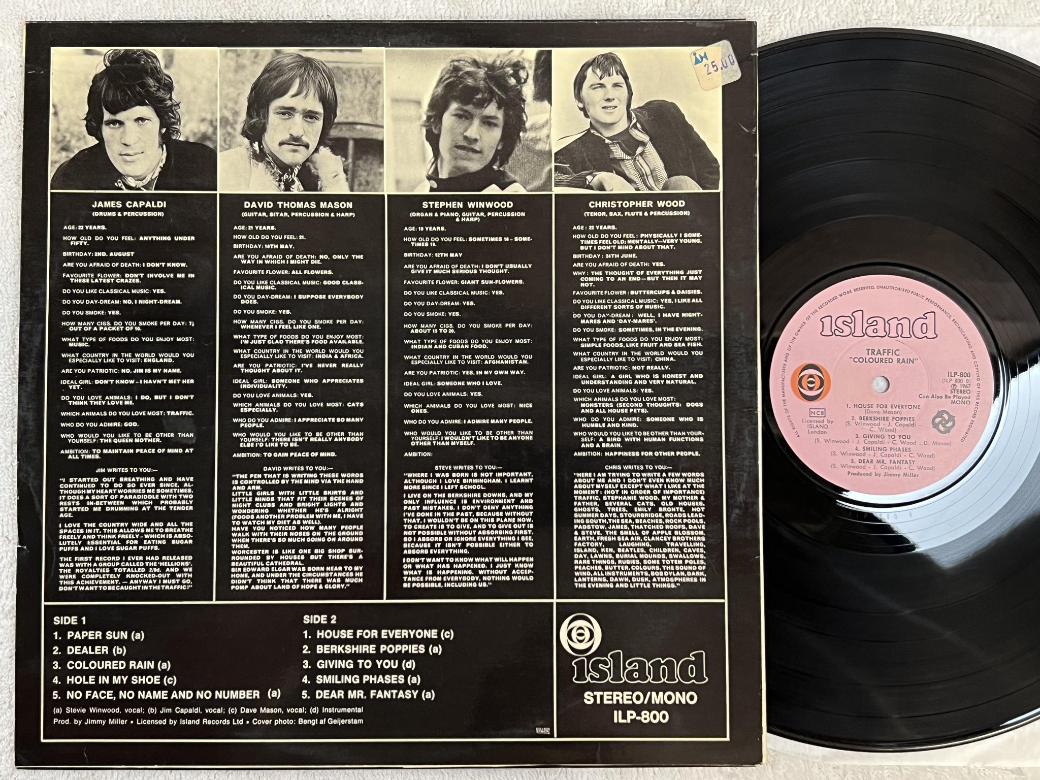 Omslagsbild för skivan TRAFFIC coloured rain LP -67 Swe ISLAND ILP 800