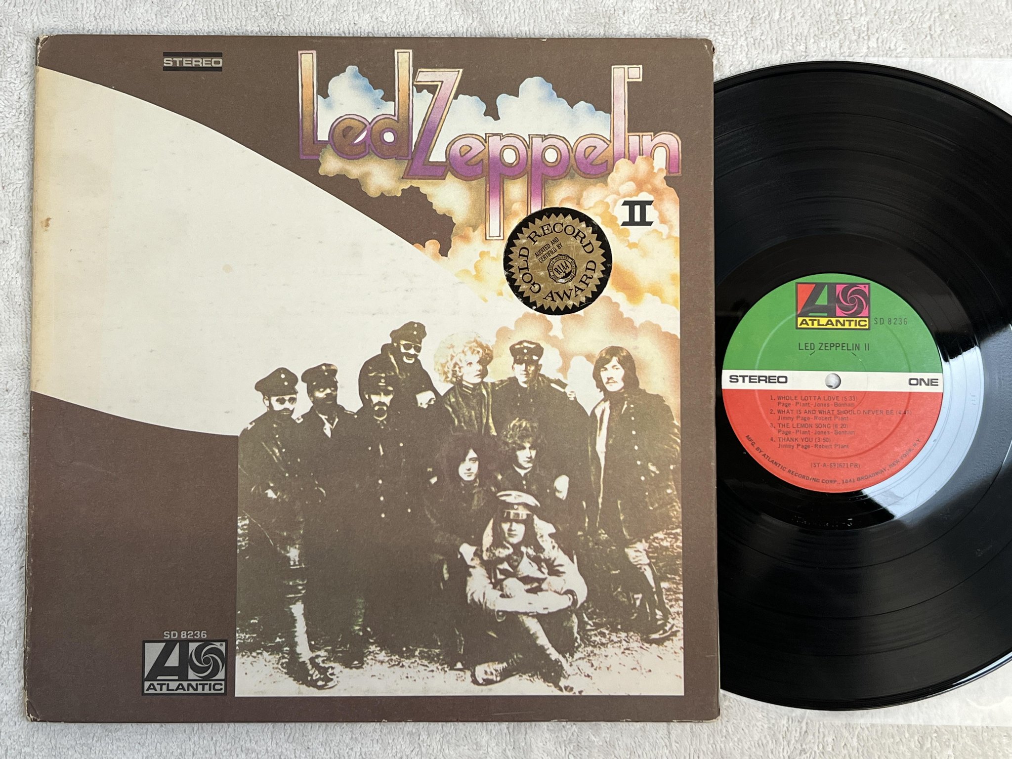Omslagsbild för skivan LED ZEPPELIN II LP US ATLANTIC SD 8236 *** CLASSIC ALBUM ***