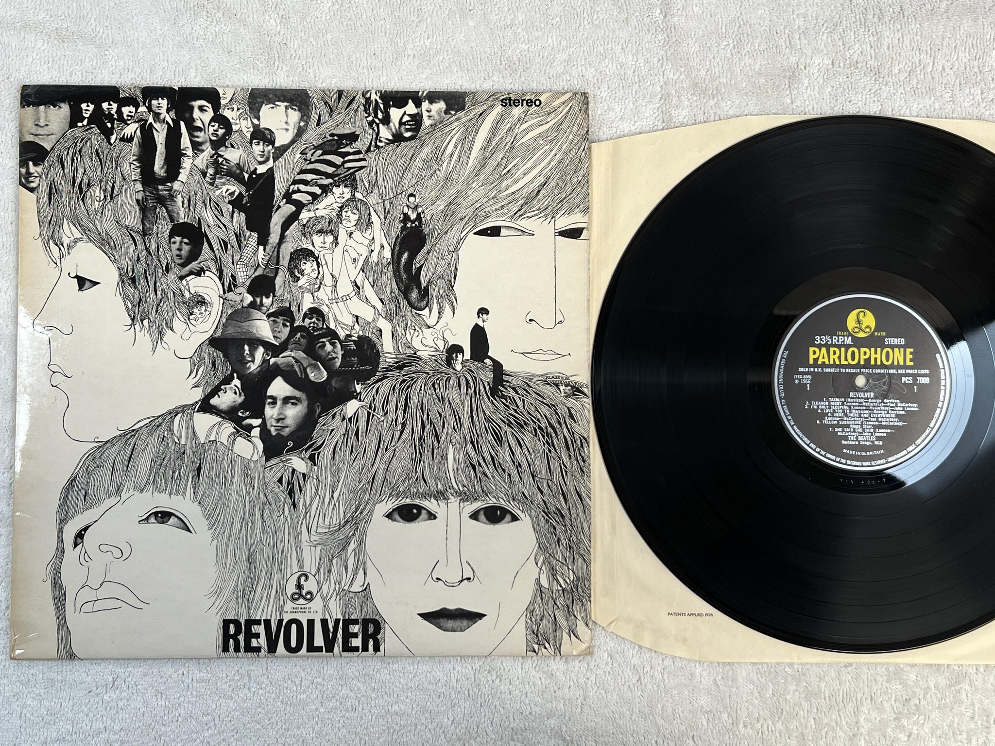 Omslagsbild för skivan THE BEATLES revolver LP -66 UK PARLOPHONE PCS 7009 *** EXC ***