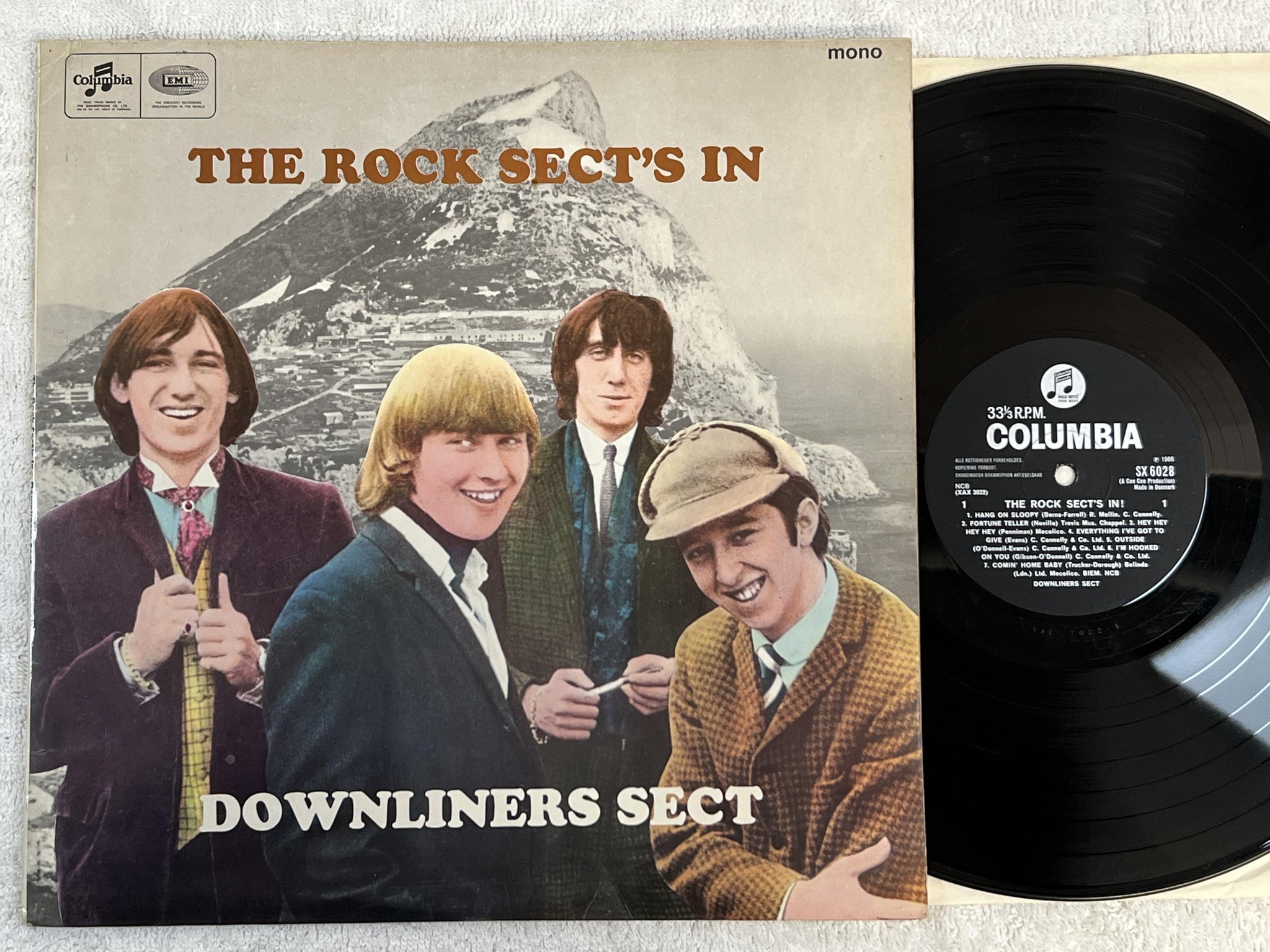 Omslagsbild för skivan DOWNLINERS SECT the rock sect's in! LP -66 Den COLUMBIA SX 6028