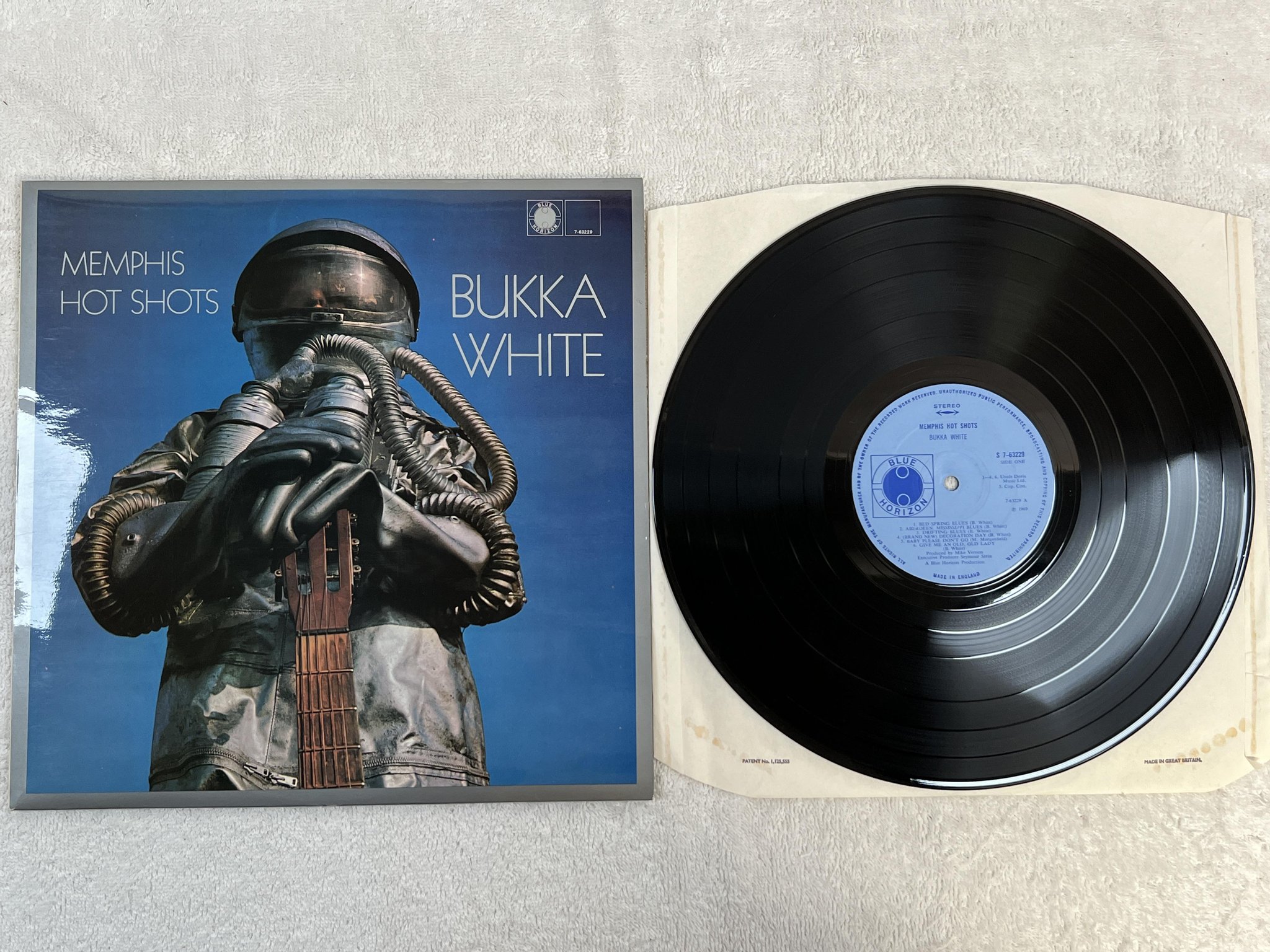 Omslagsbild för skivan BUKKA WHITE Memphis hot spots LP -69 UK BLUE HORIZON S 7-63229