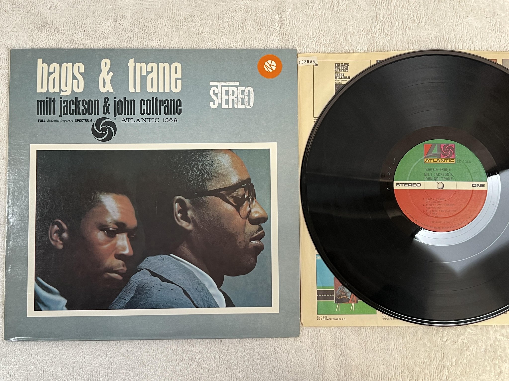 Omslagsbild för skivan MILT JACKSON & JOHN COLTRANE bags & trane LP re -69 US ATLANTIC SD 1368