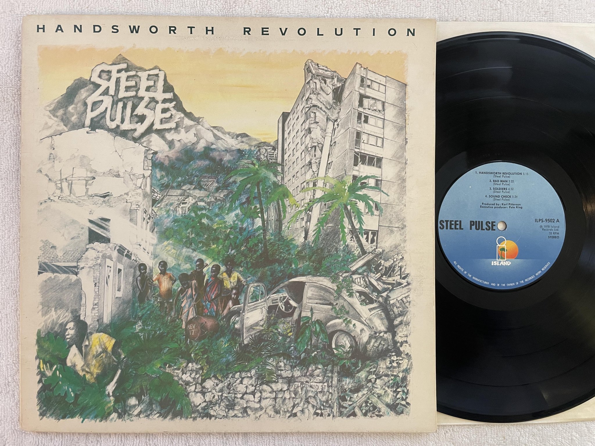 Omslagsbild för skivan STEEL PULSE handsworth revolution LP -78 ncb ISLAND ILPS 9502