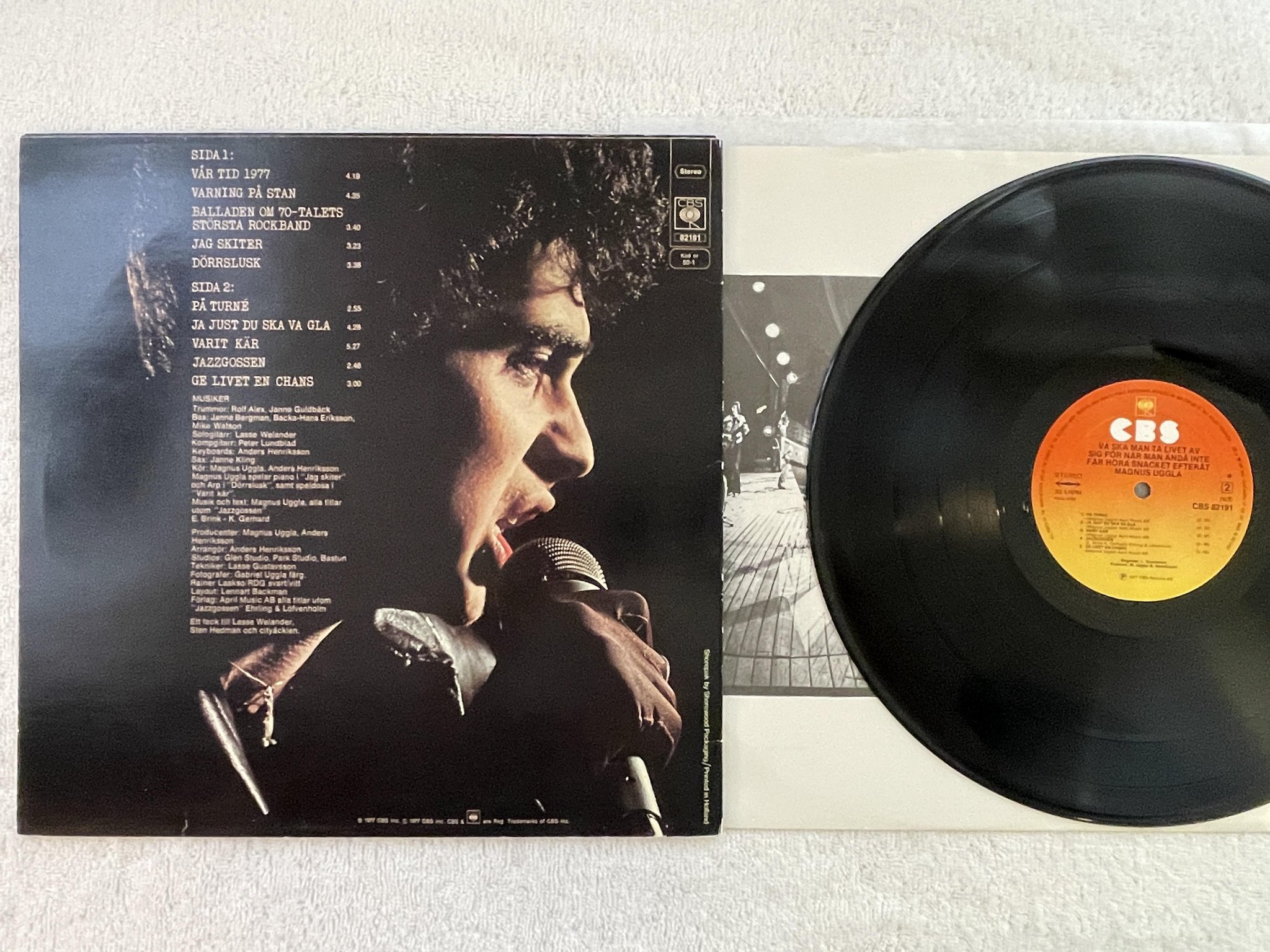 Omslagsbild för skivan MAGNUS UGGLA Va Ska Man Ta Livet Av Sig.. LP + 7" -77 Swe CBS 82191