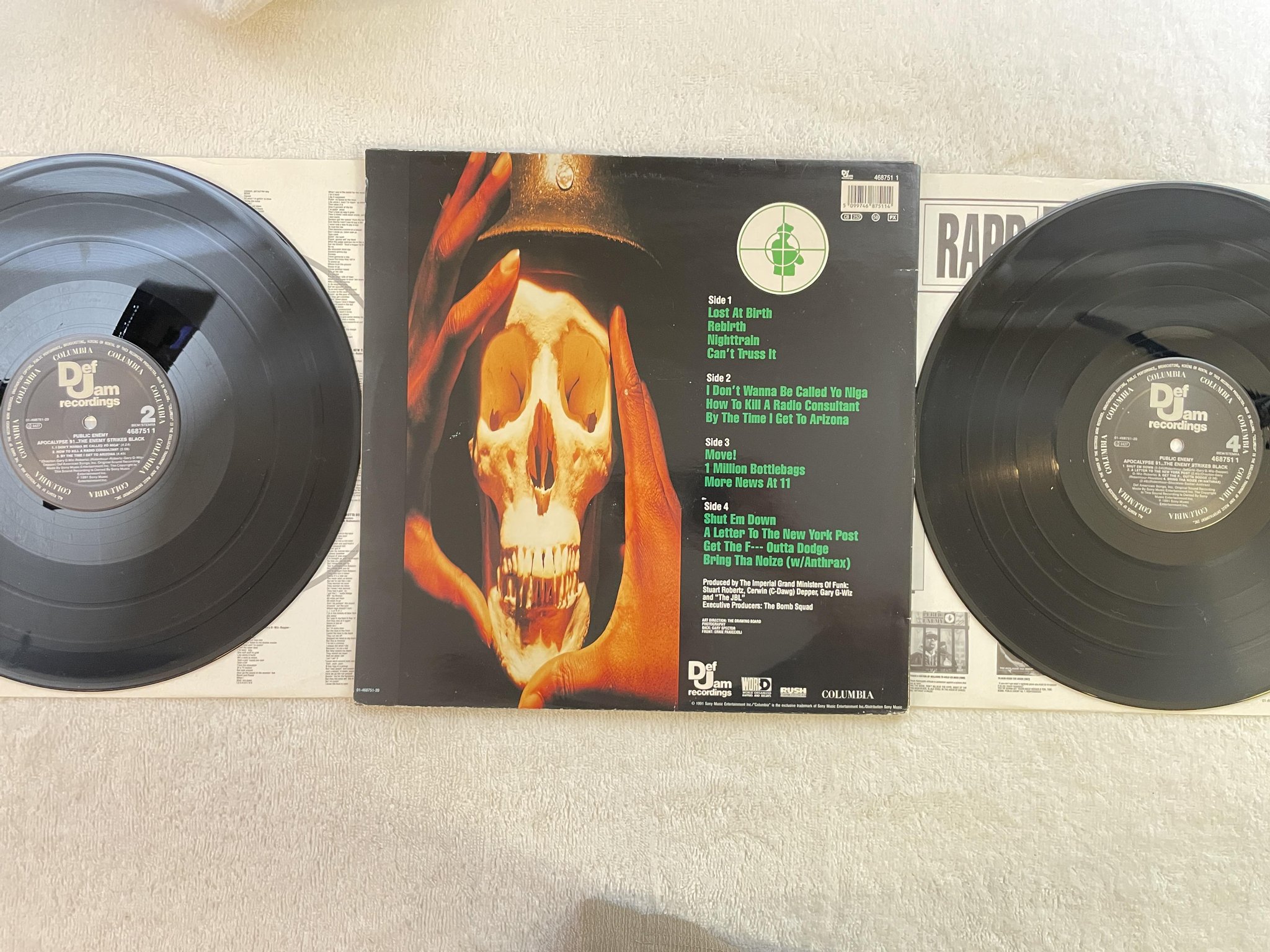 Omslagsbild för skivan PUBLIC ENEMY apocalypse 91 2xLP -91 Hol DEF JAM 4687511