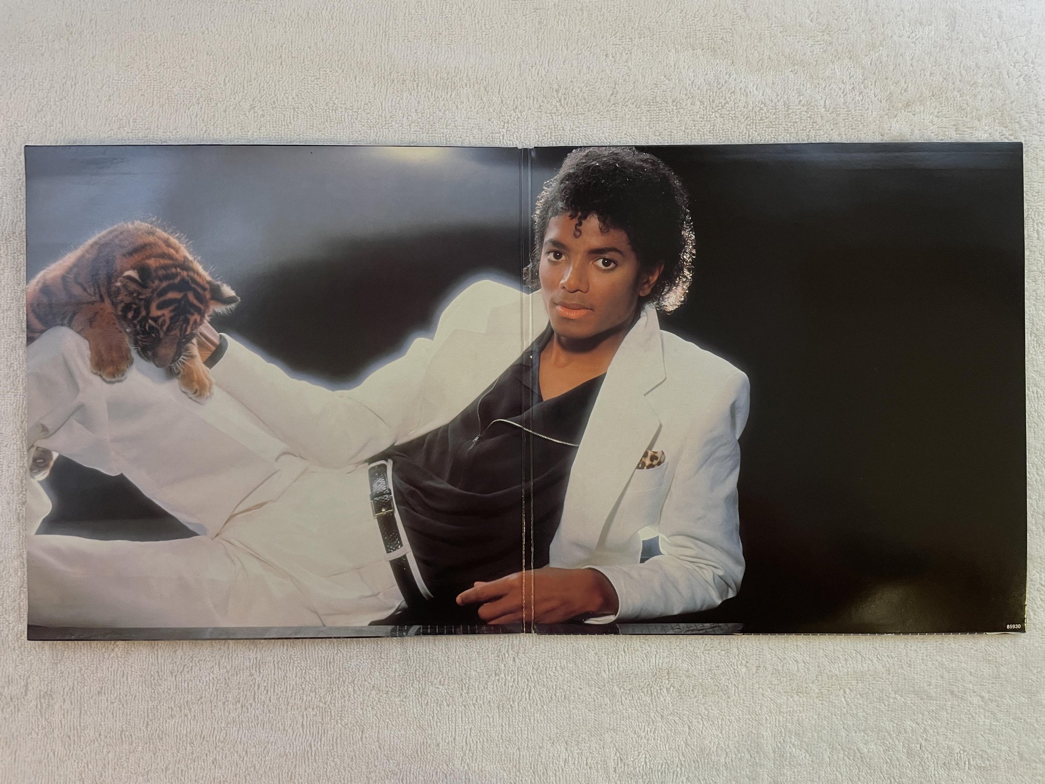 Omslagsbild för skivan MICHAEL JACKSON thriller LP -82 Hol EPIC 85930 **** CLASSIC ****