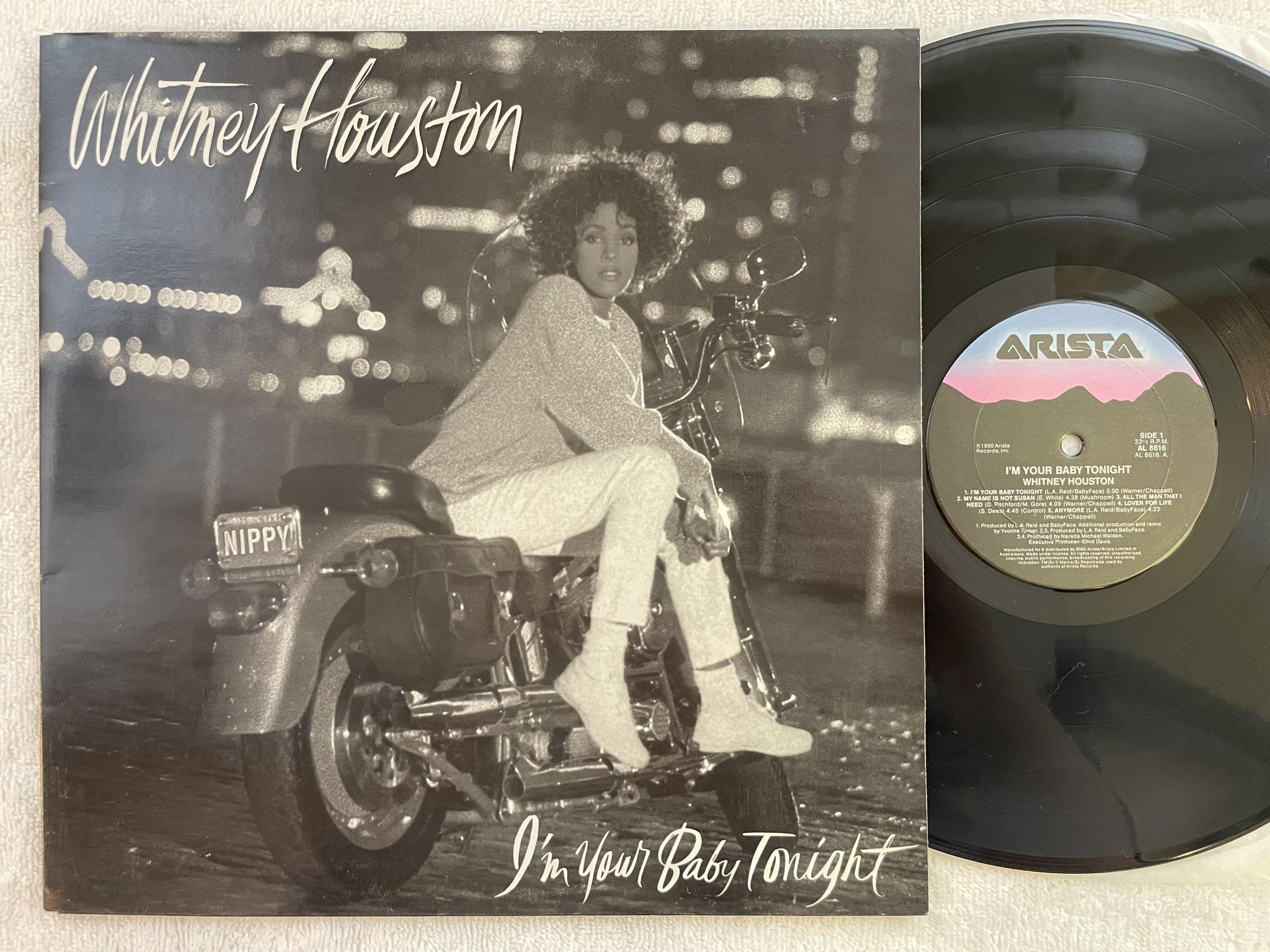 Omslagsbild för skivan WITHNEY HOUSTON I'm your baby tonight LP -90 US ARISTA AL 8616