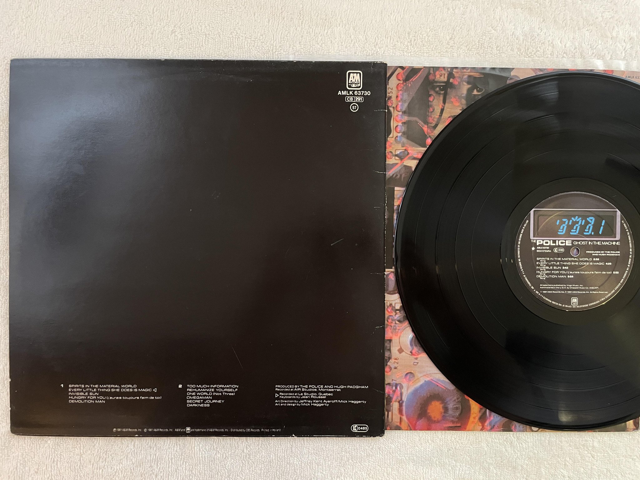 Omslagsbild för skivan THE POLICE ghost in the machine LP -81 A&M AMLK 63730