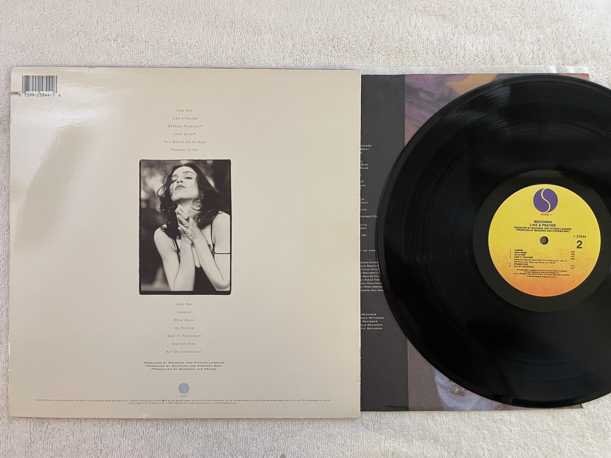 Omslagsbild för skivan MADONNA like a prayer LP -89 US SIRE 1-25844