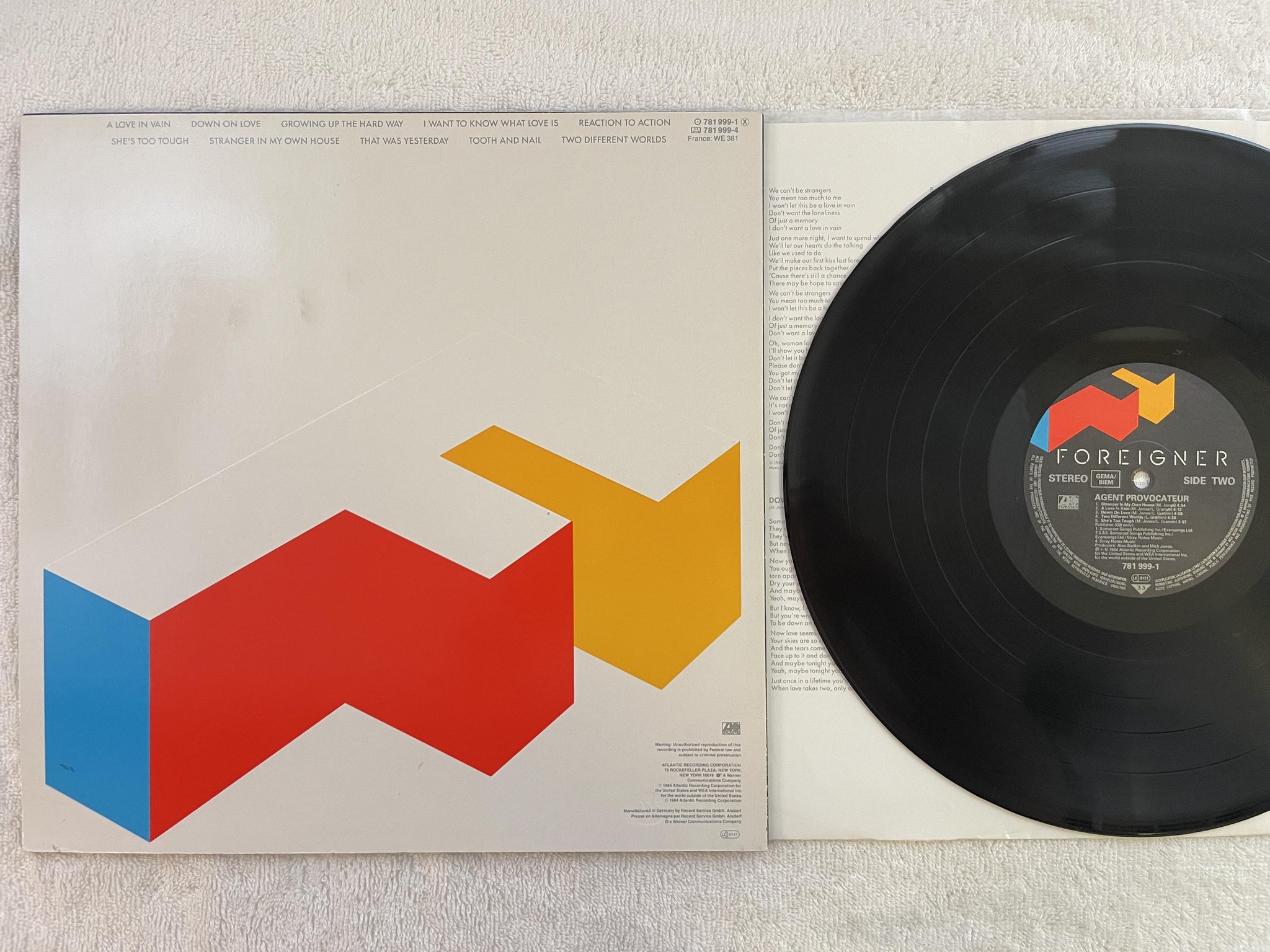 Omslagsbild för skivan FOREIGNER agent provocateur LP -84 Ger ATLANTIC 781 999-1