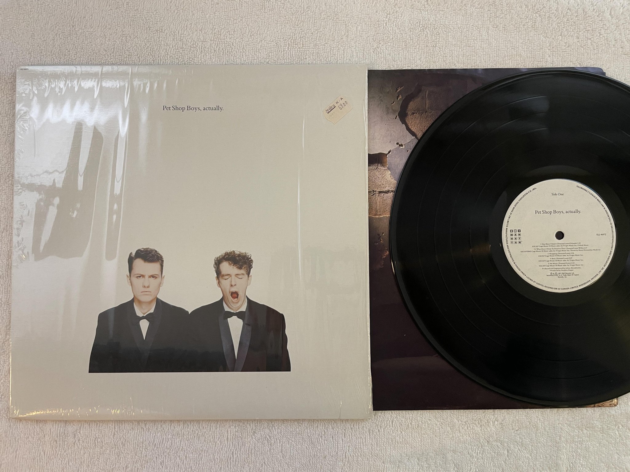 Omslagsbild för skivan PET SHOP BOYS actually LP -87 Can EMI Manhattan ELJ 46972