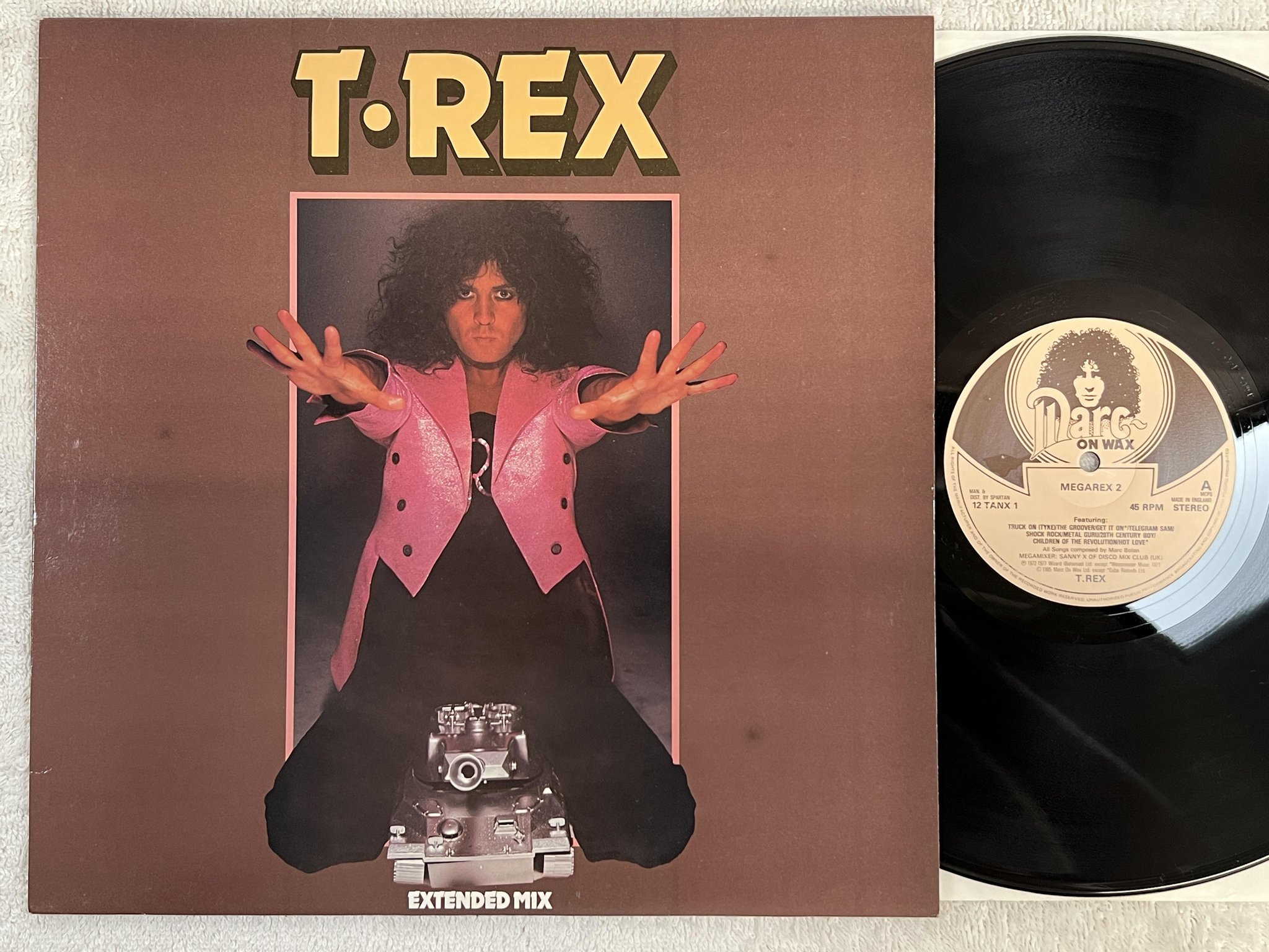Omslagsbild för skivan T. REX megarex 2 12"ep MARC ON WAX 12TANX1