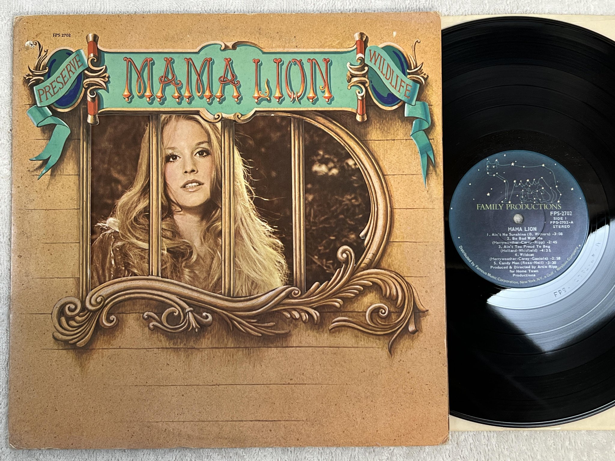 Omslagsbild för skivan MAMA LION wildlife LP -72 US FAMILY FPS-2702 *** DIE-CUT SLEEVE ***