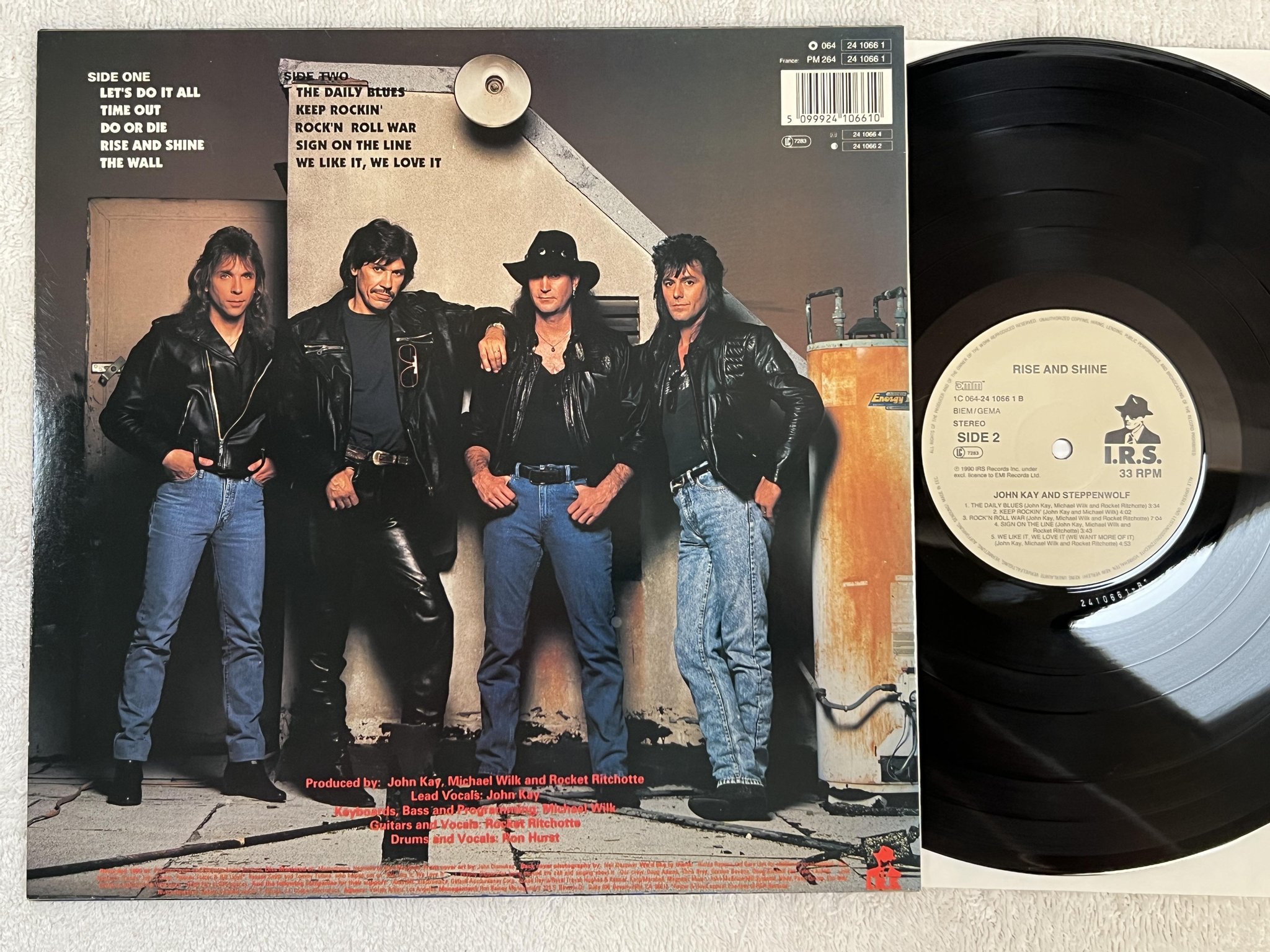 Omslagsbild för skivan JOHN KAY & STEPPENWOLF Rise And Shine LP -90 Ger I.R.S. 1C 064 -24 1066 1