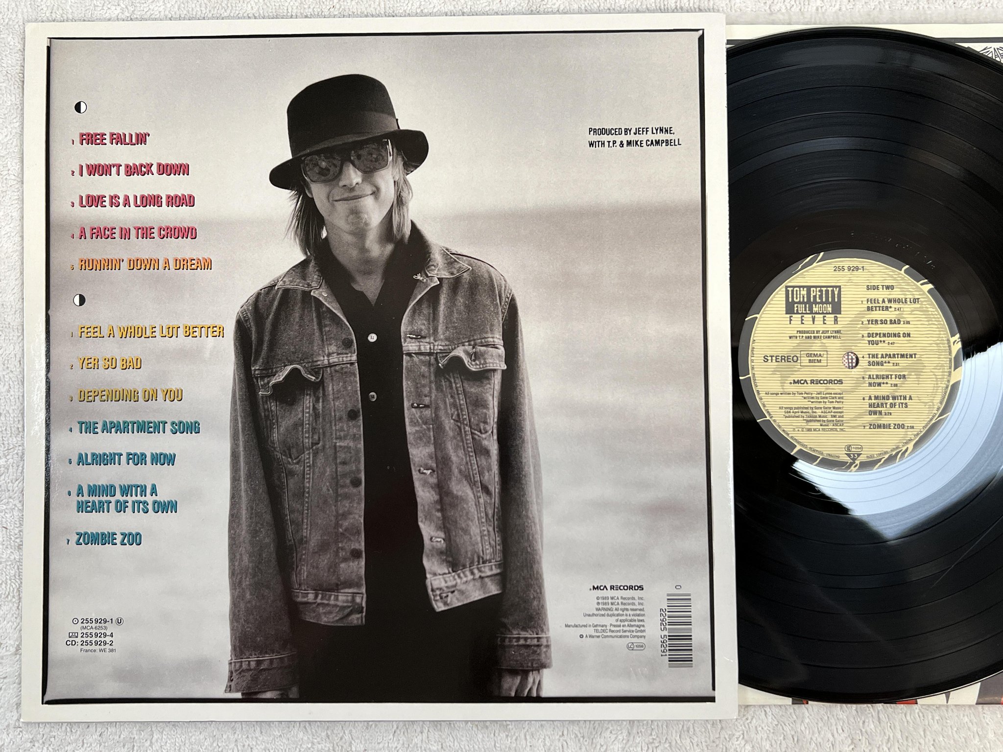 Omslagsbild för skivan TOM PETTY full moon LP -89 Ger MCA 255929-1 *** Free fallin' ***