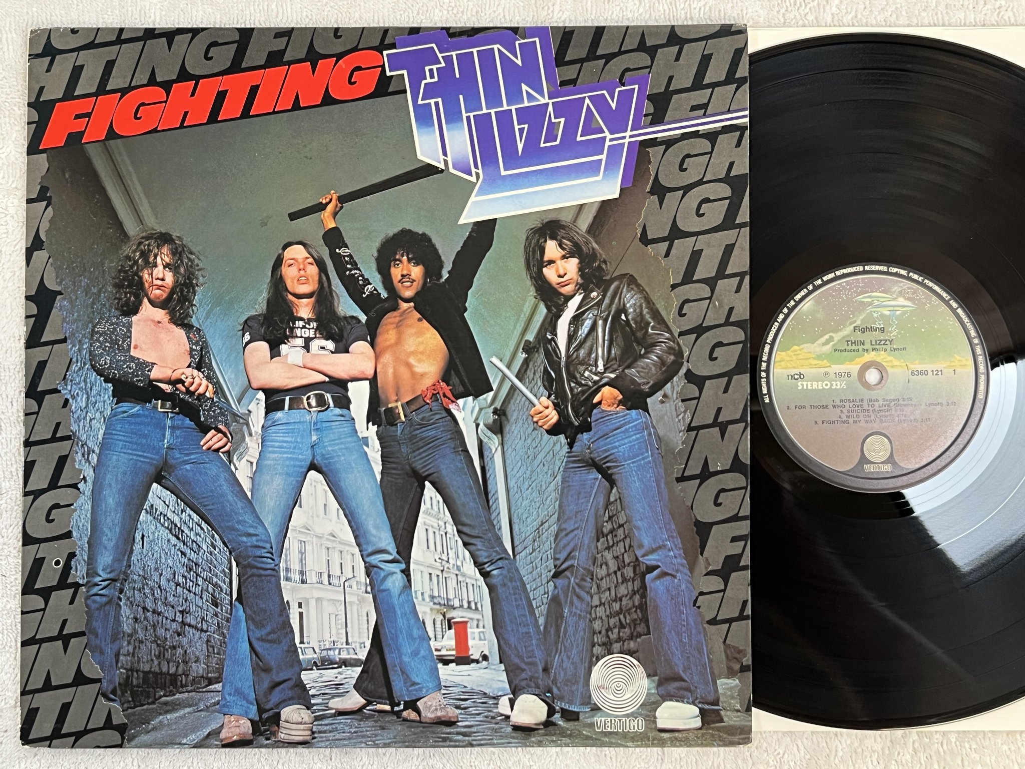 Omslagsbild för skivan THIN LIZZY fighting LP -76 ncb VERTIGO 6360121