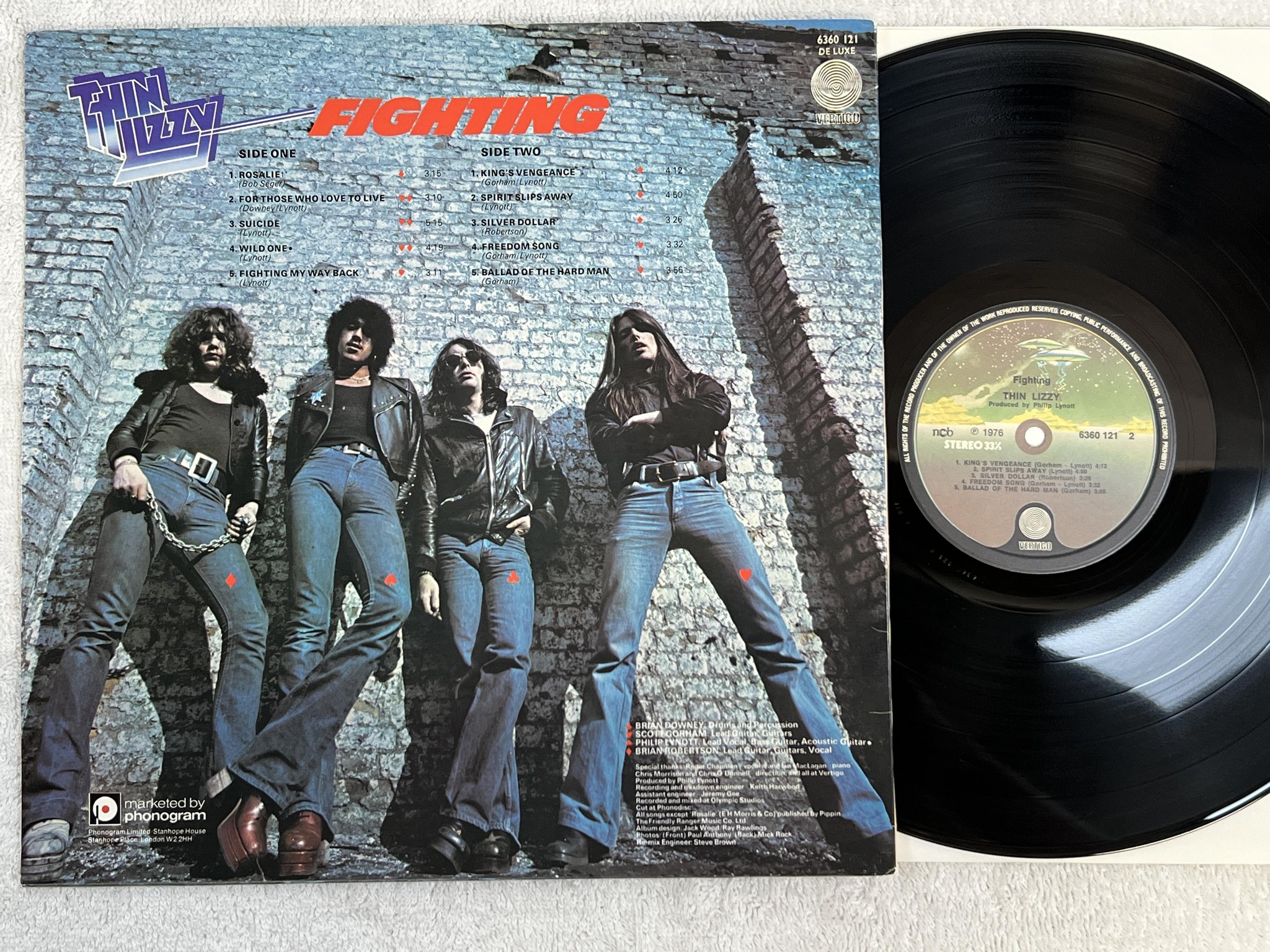 Omslagsbild för skivan THIN LIZZY fighting LP -76 ncb VERTIGO 6360121