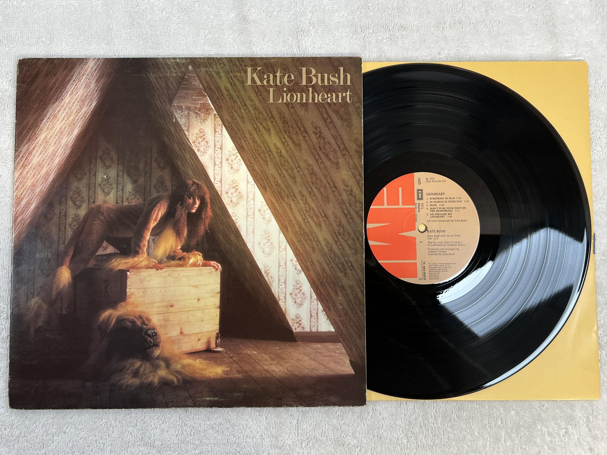Omslagsbild för skivan KATE BUSH lionheart LP -78 ncb EMI 7C 064-06859