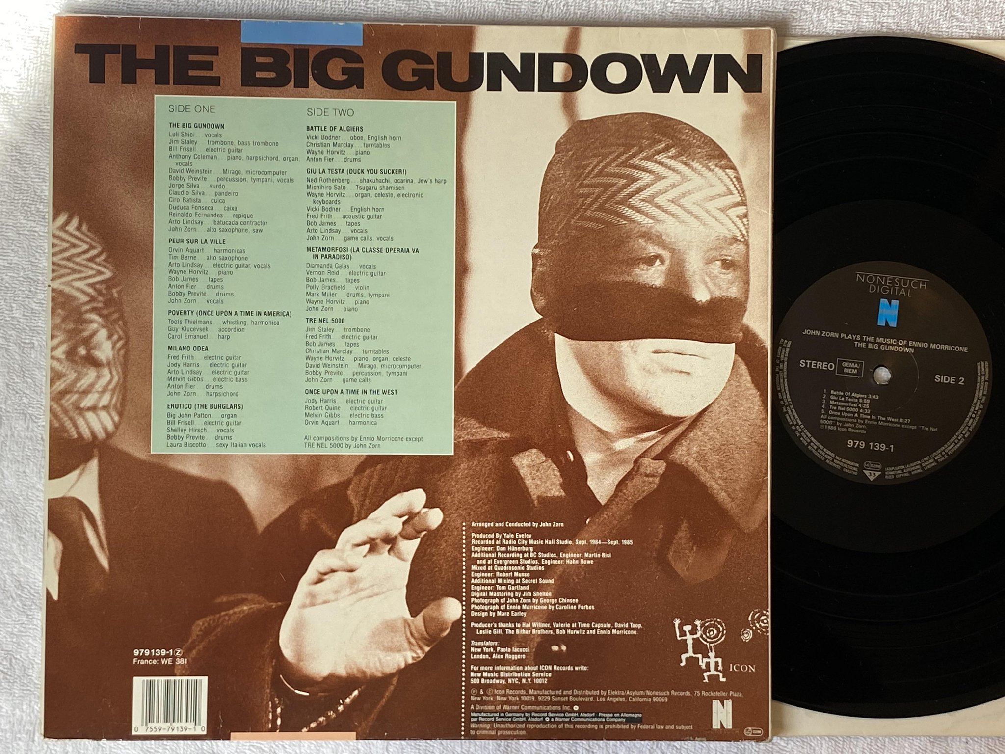 Omslagsbild för skivan JOHN ZORN plays the music of Ennio Morricone LP -86 Ger NONESUCH 979 139-1