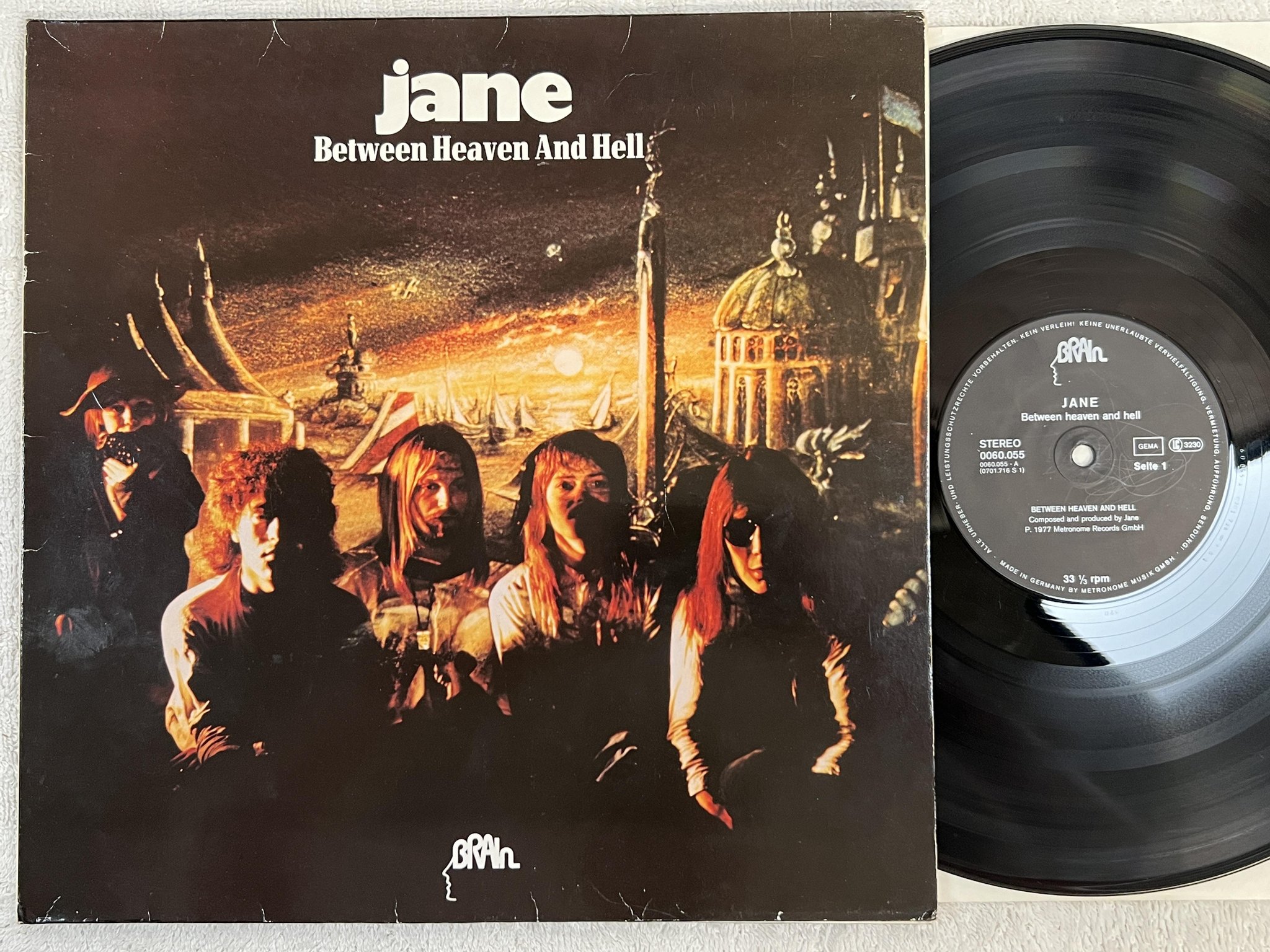 Omslagsbild för skivan JANE between heaven and hell LP Ger BRAIN 0060055