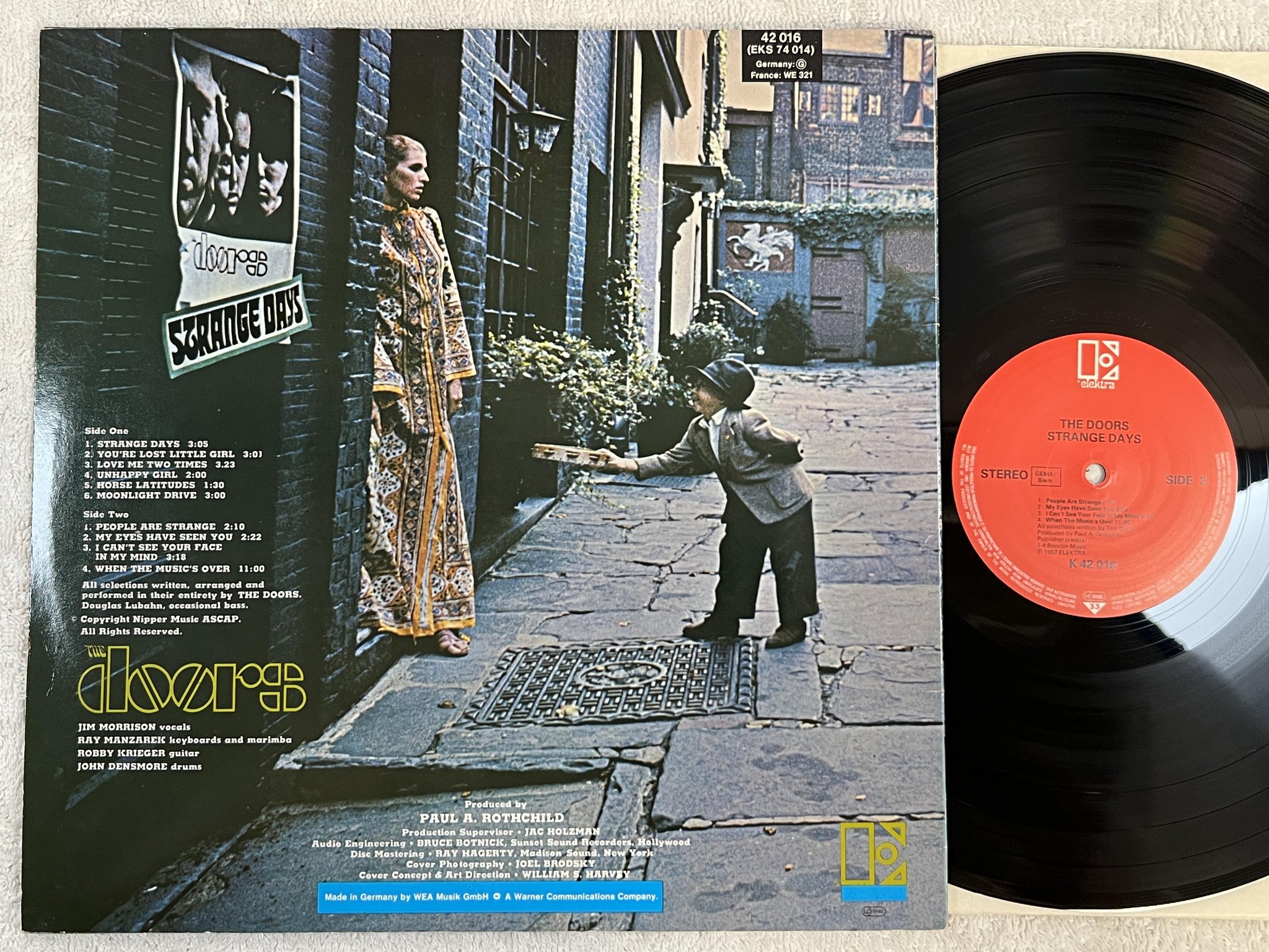 Omslagsbild för skivan THE DOORS strange days LP re Ger ELEKTRA K 42016