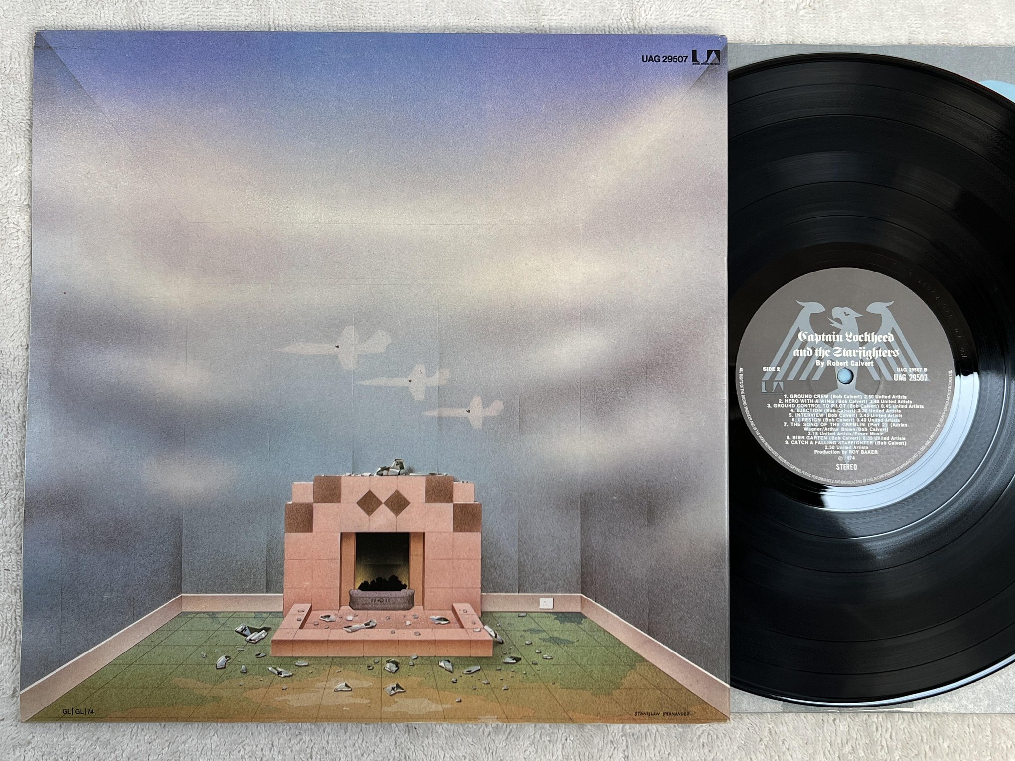 Omslagsbild för skivan ROBERT CALVERT Captain Lockheed And The Starfighters LP -74 UK UAG 29507