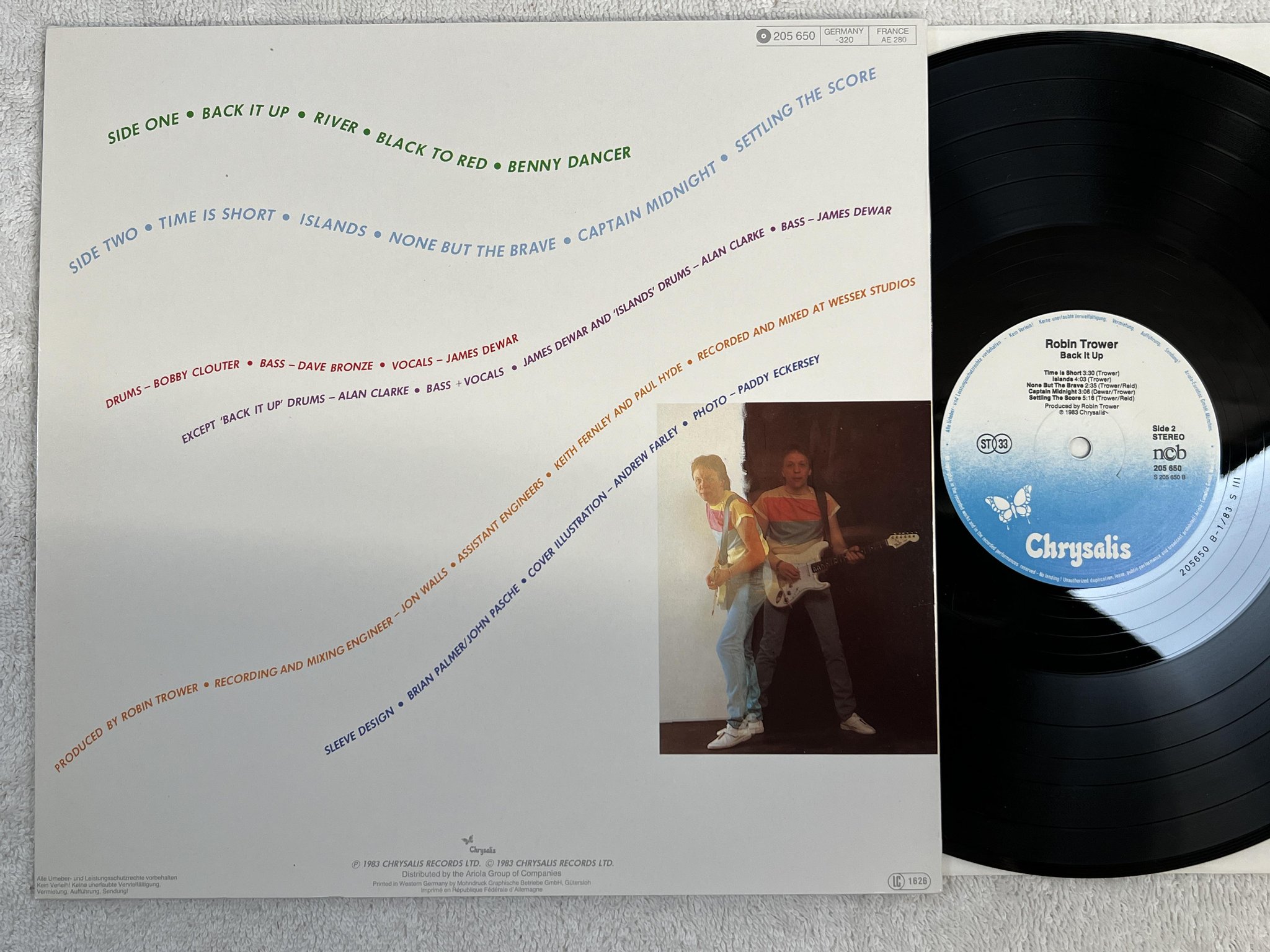 Omslagsbild för skivan ROBIN TROWER Back It Up LP -83 CHRYSALIS 205 650