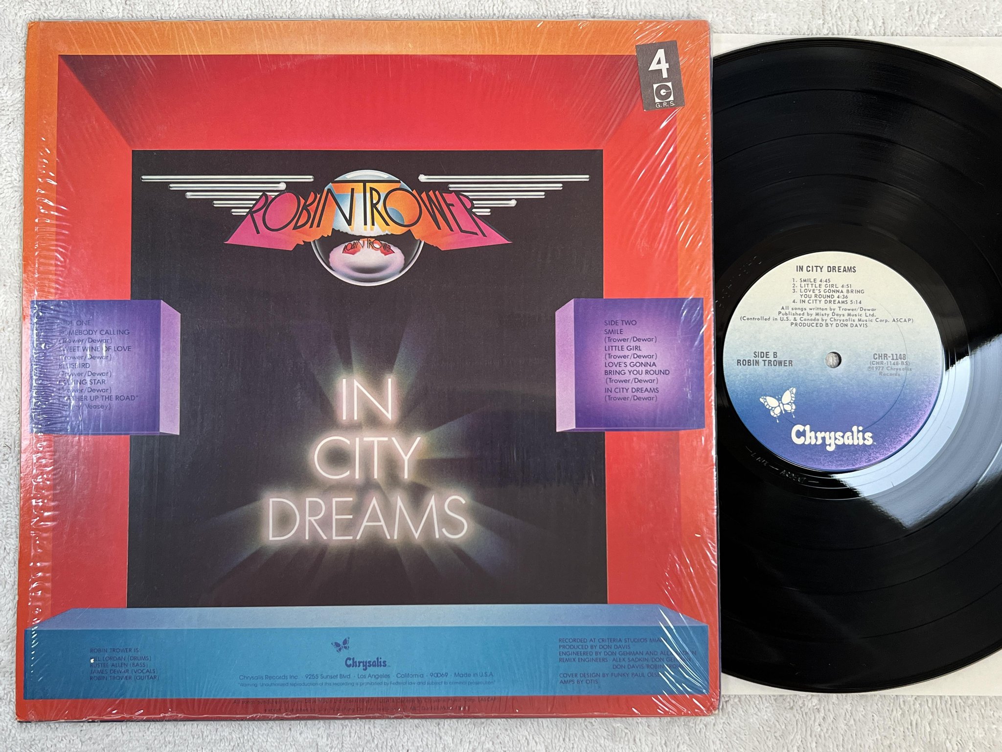 Omslagsbild för skivan ROBIN TROWER in city dreams LP -77 US CHRYSALIS CHR 1148