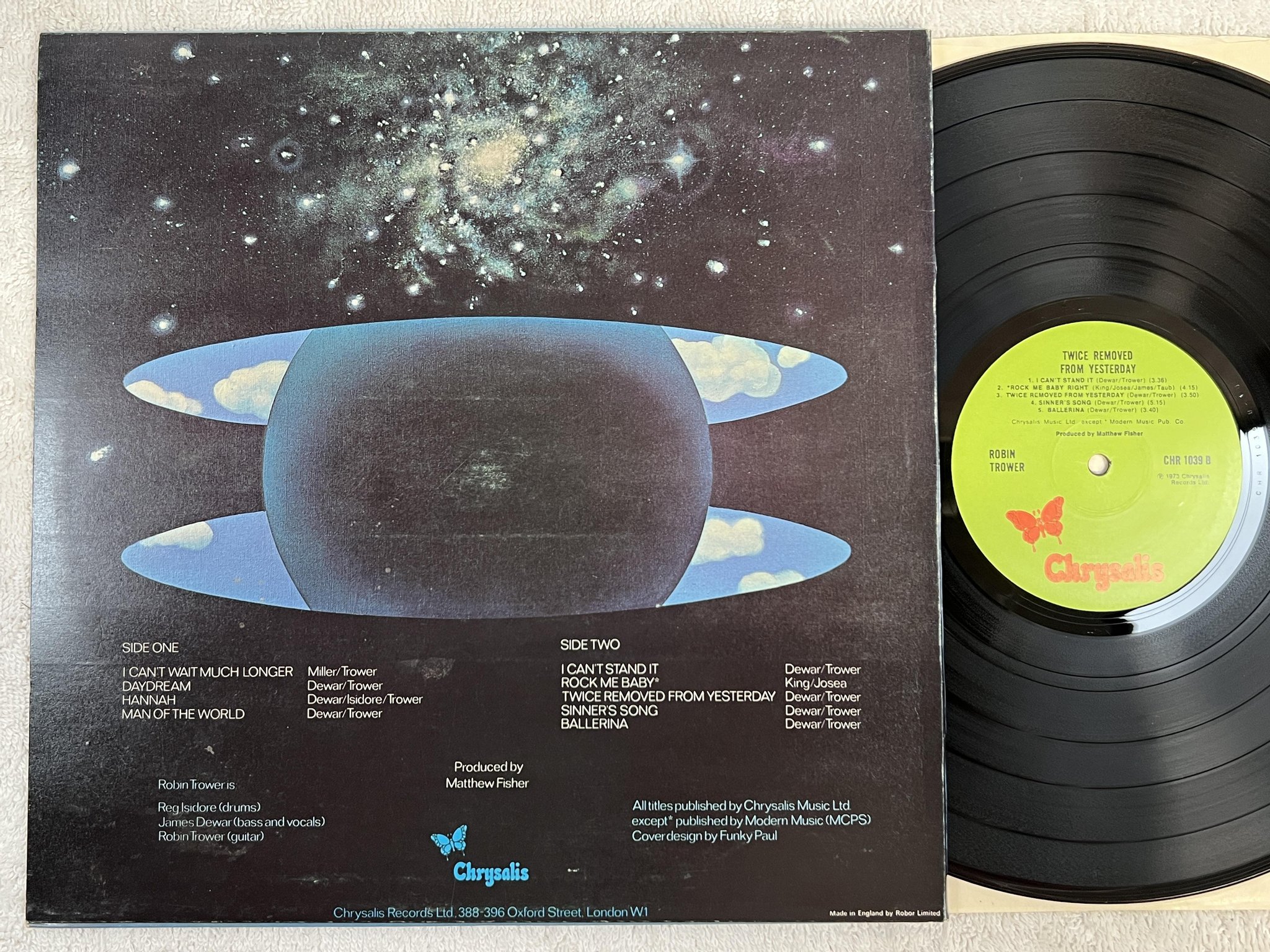 Omslagsbild för skivan ROBIN TROWER twice removed from yesterday LP -77 UK CHRYSALIS CHR 1039