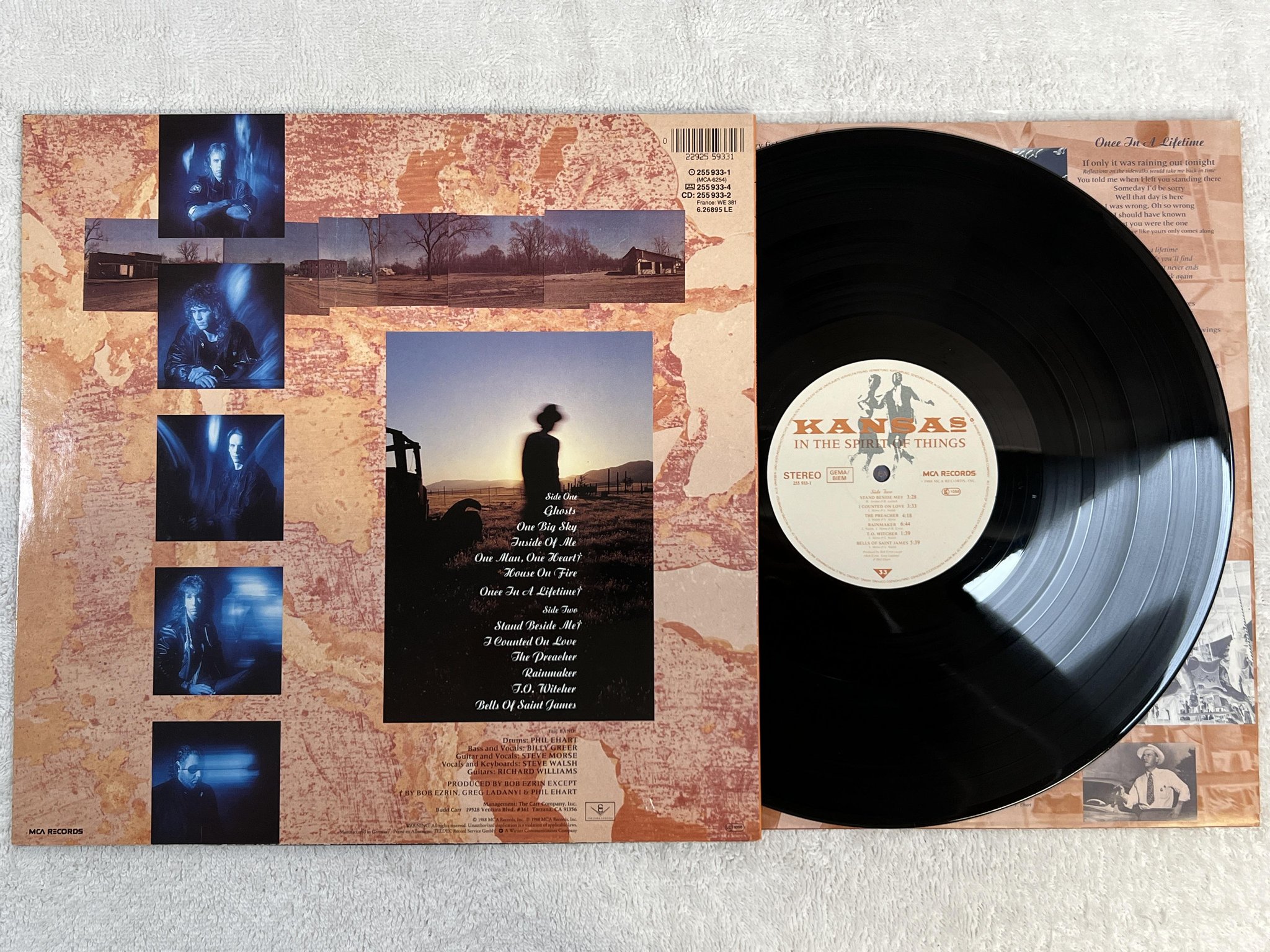 Omslagsbild för skivan KANSAS in the spirit of things LP -88 MCA 255 933-1