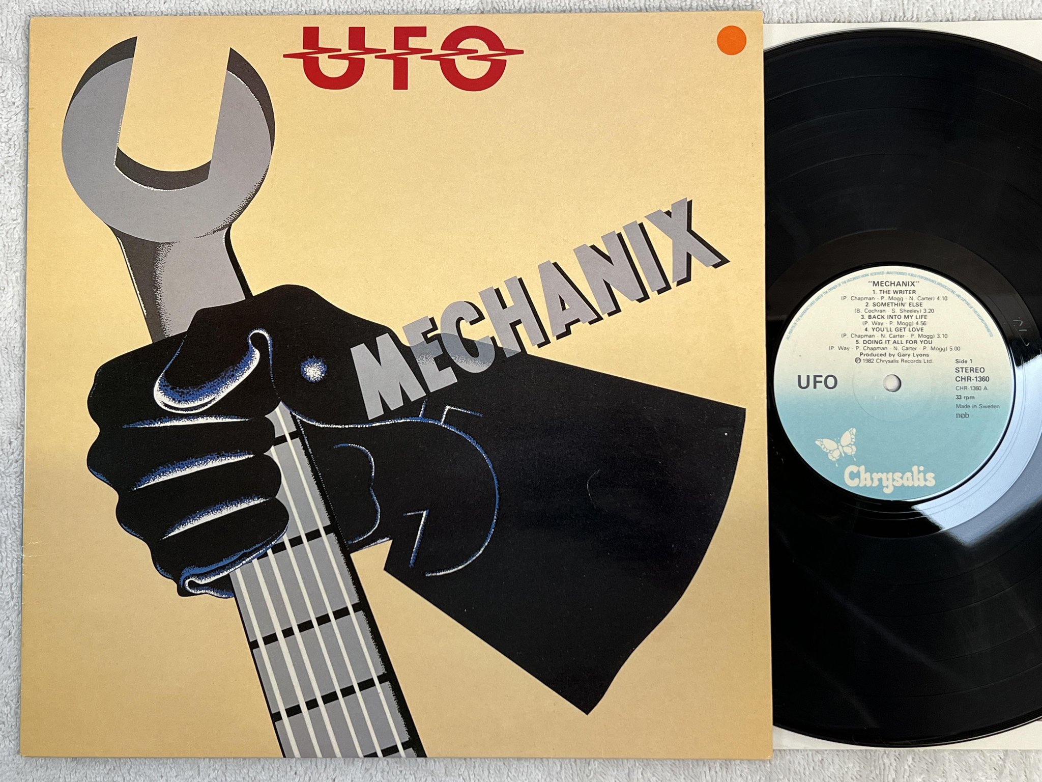 Omslagsbild för skivan UFO mechanix LP -82 ncb CHRYSALIS CHR-1360 *** POSTER ***