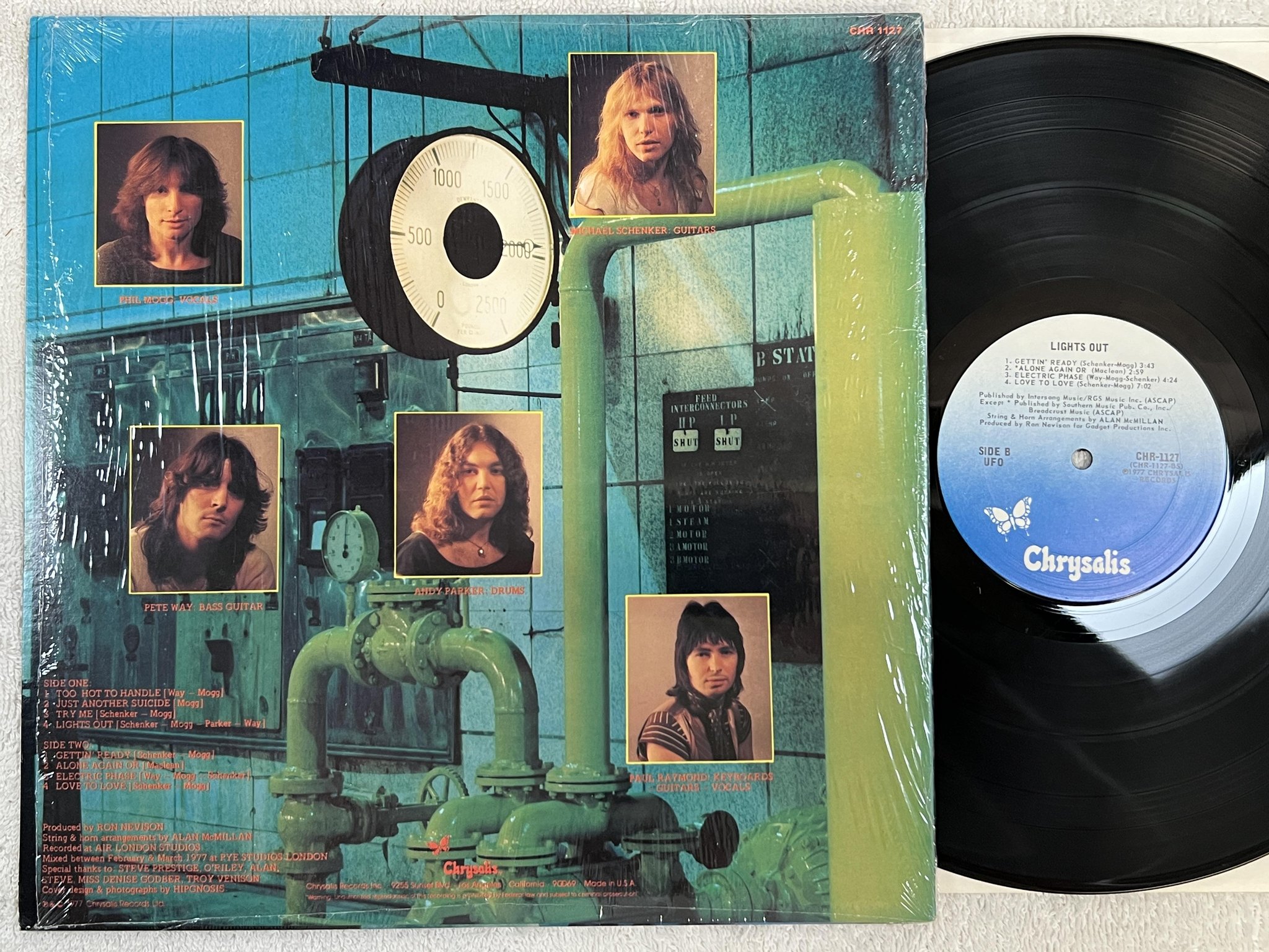 Omslagsbild för skivan UFO lights out LP -77 US CHRYSALIS CHR 1127