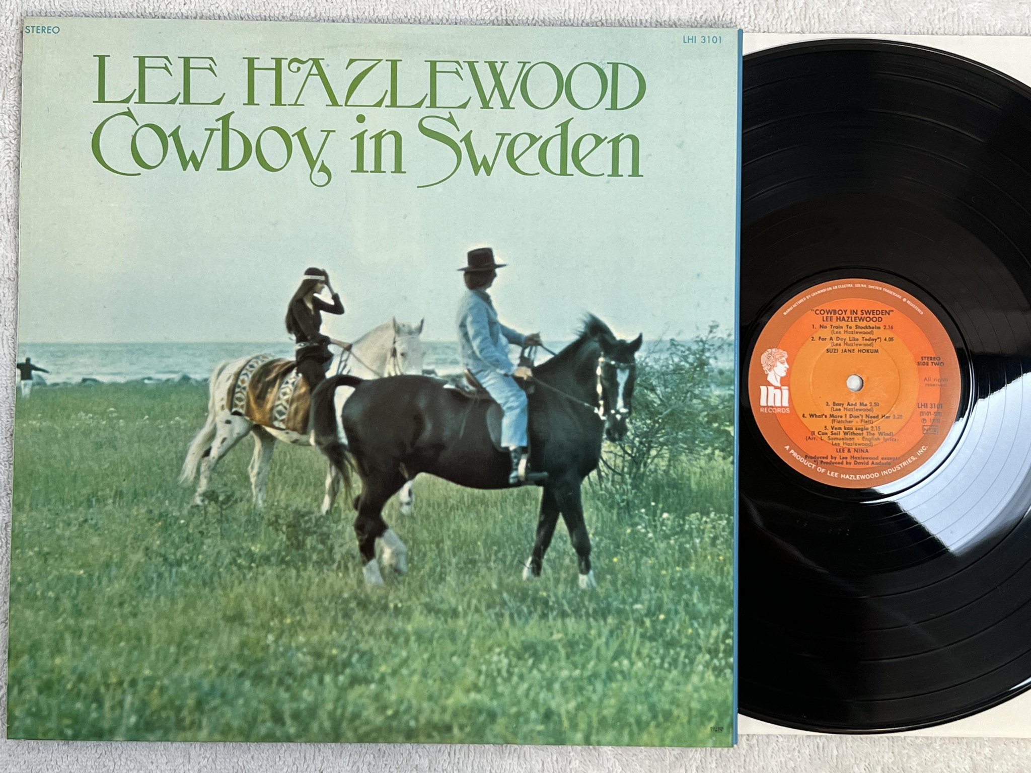 Omslagsbild för skivan LEE HAZLEWOOD cowboy in Sweden LP -70 ncb LHI 3101
