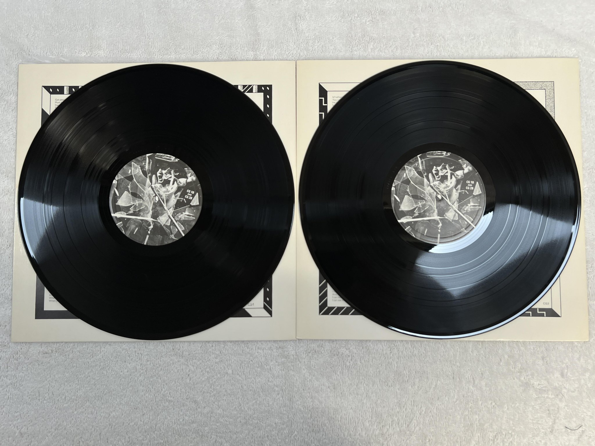 Omslagsbild för skivan GENESIS the lamb lies down on Broadway 2xLP -74 Can CHARISMA CG 1/2