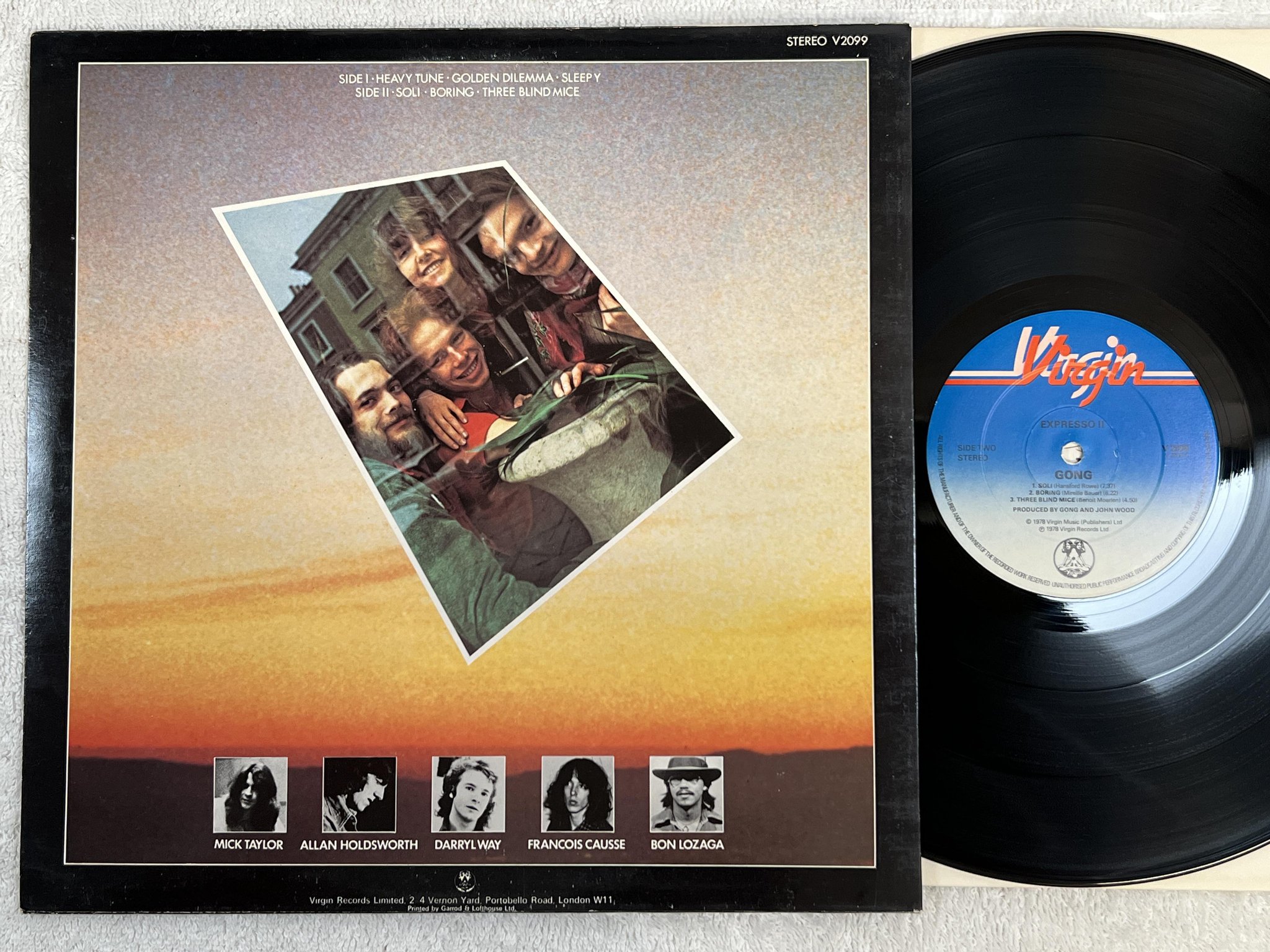 Omslagsbild för skivan GONG expresso II LP -78 UK VIRGIN V 2099