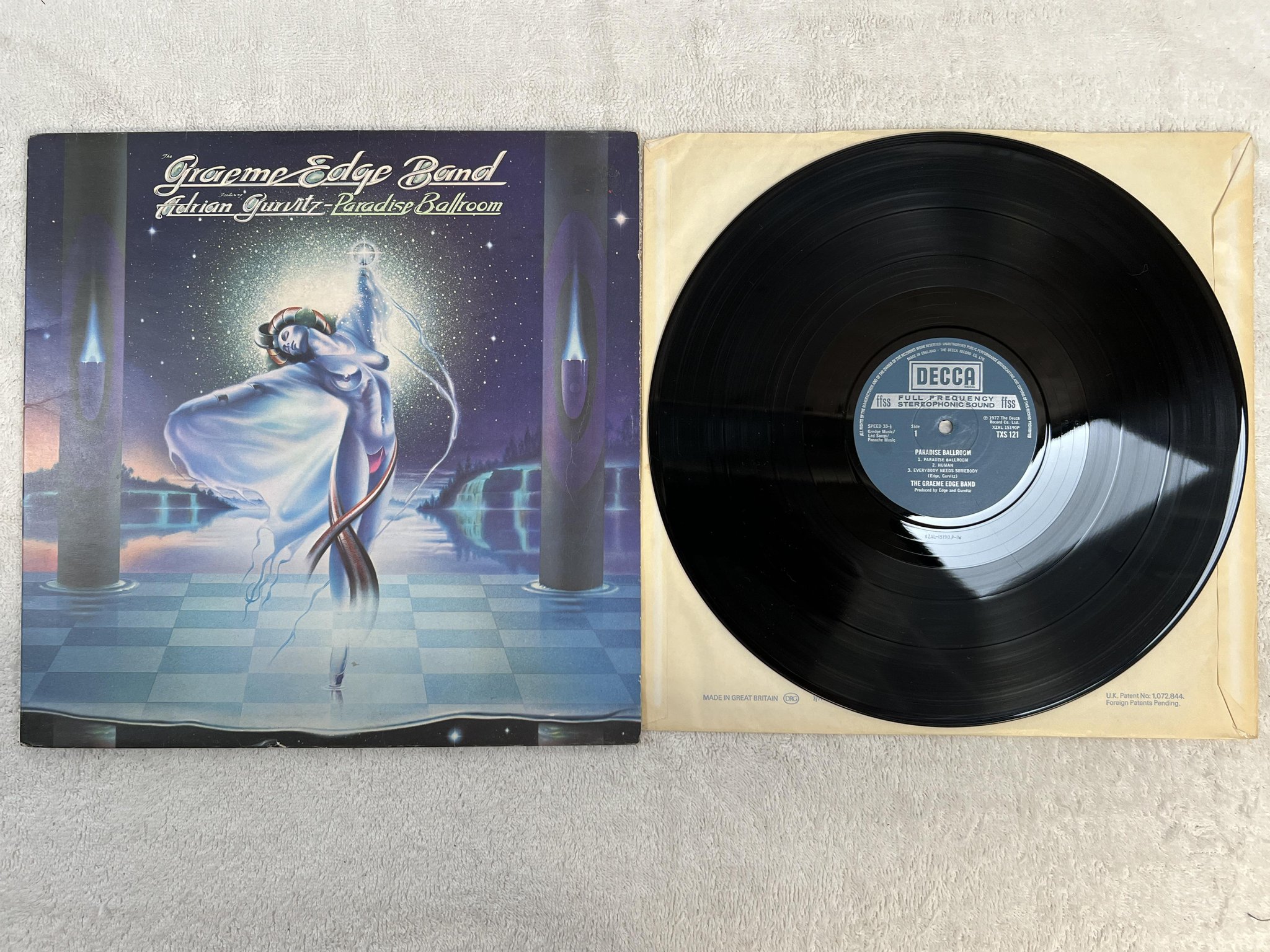 Omslagsbild för skivan THE GRAEME EDGE BAND paradise ballroom LP -77 UK DECCA TXS 121