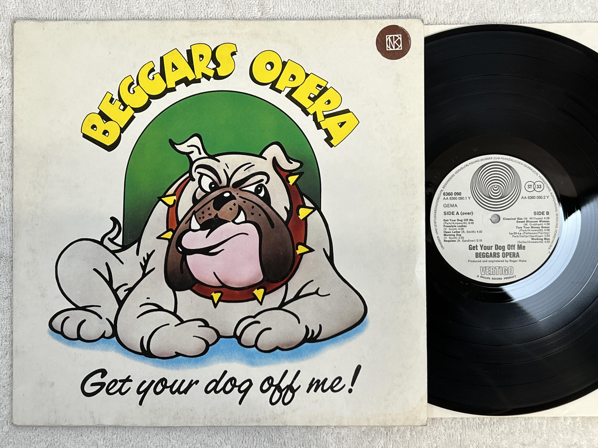 Omslagsbild för skivan BEGGARS OPERA get your dog off me LP Ger VERTIGO swirl 6360 090