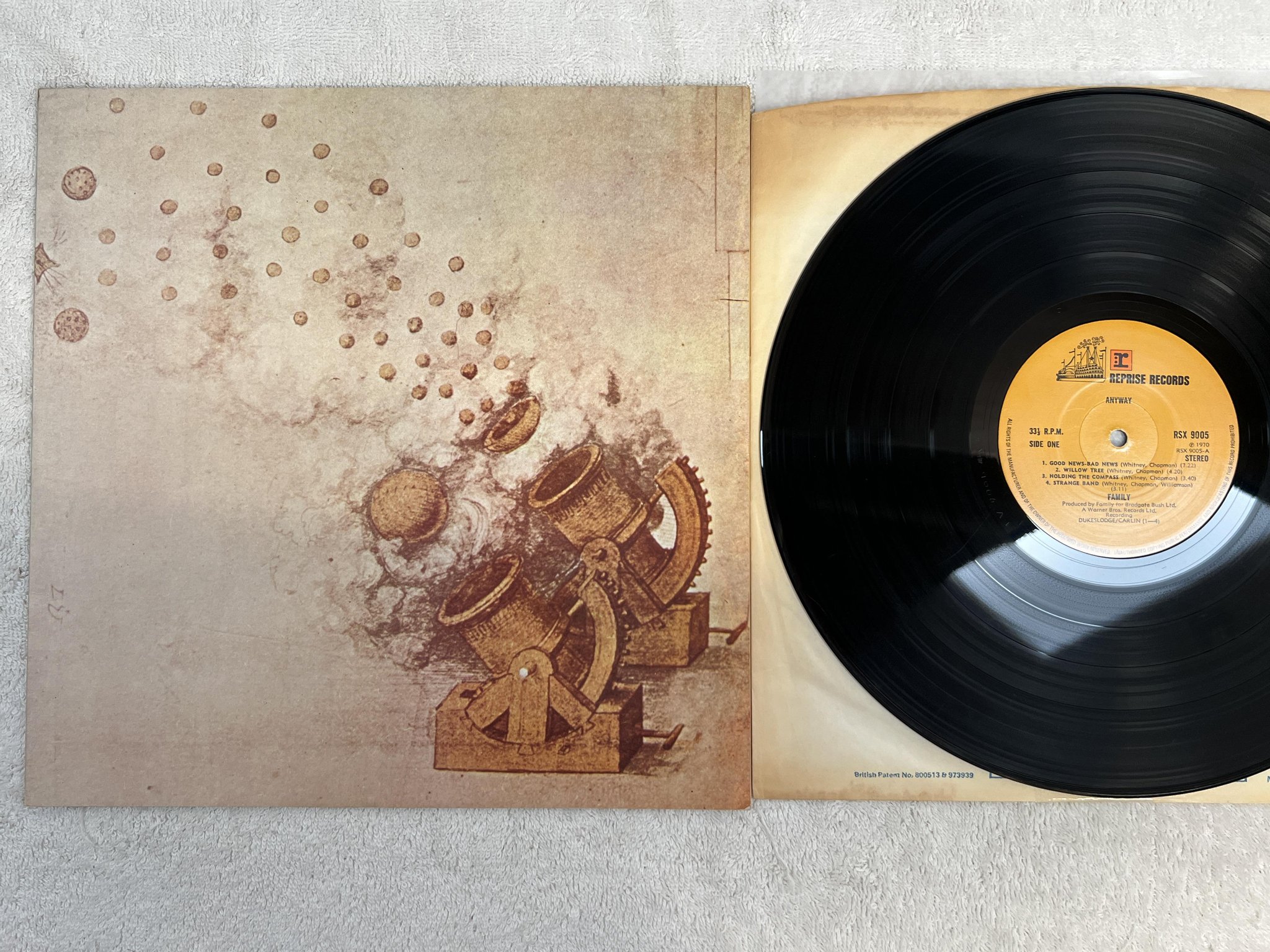 Omslagsbild för skivan FAMILY anyway LP -70 UK REPRISE RSX 9005