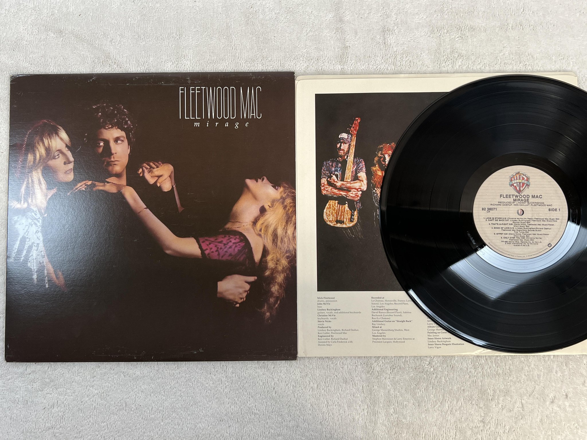 Omslagsbild för skivan FLEETWOOD MAC mirage LP -82 Can WARNER 92 36071