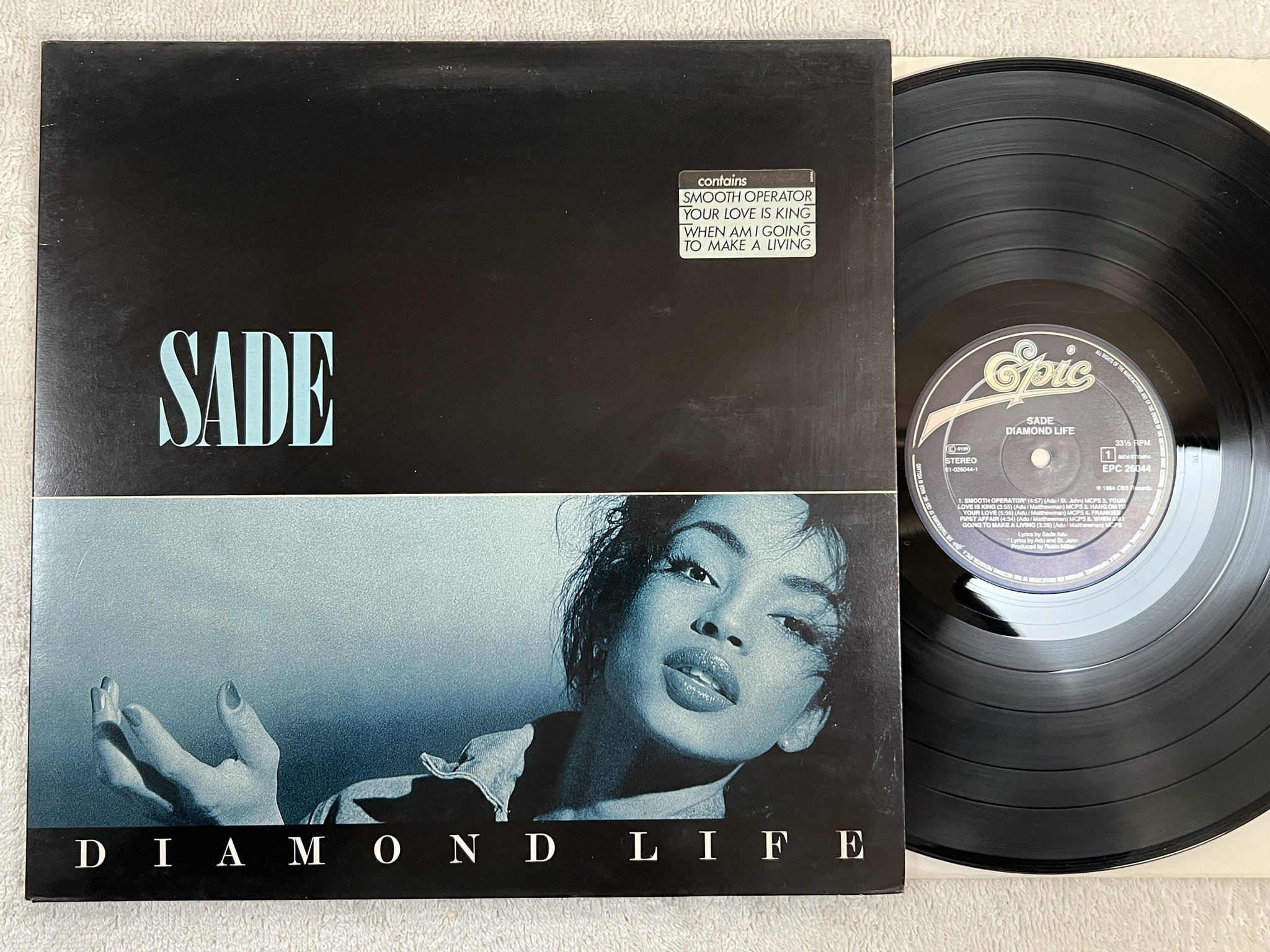 Omslagsbild för skivan SADE diamond life LP -84 Hol EPIC EPC 26044