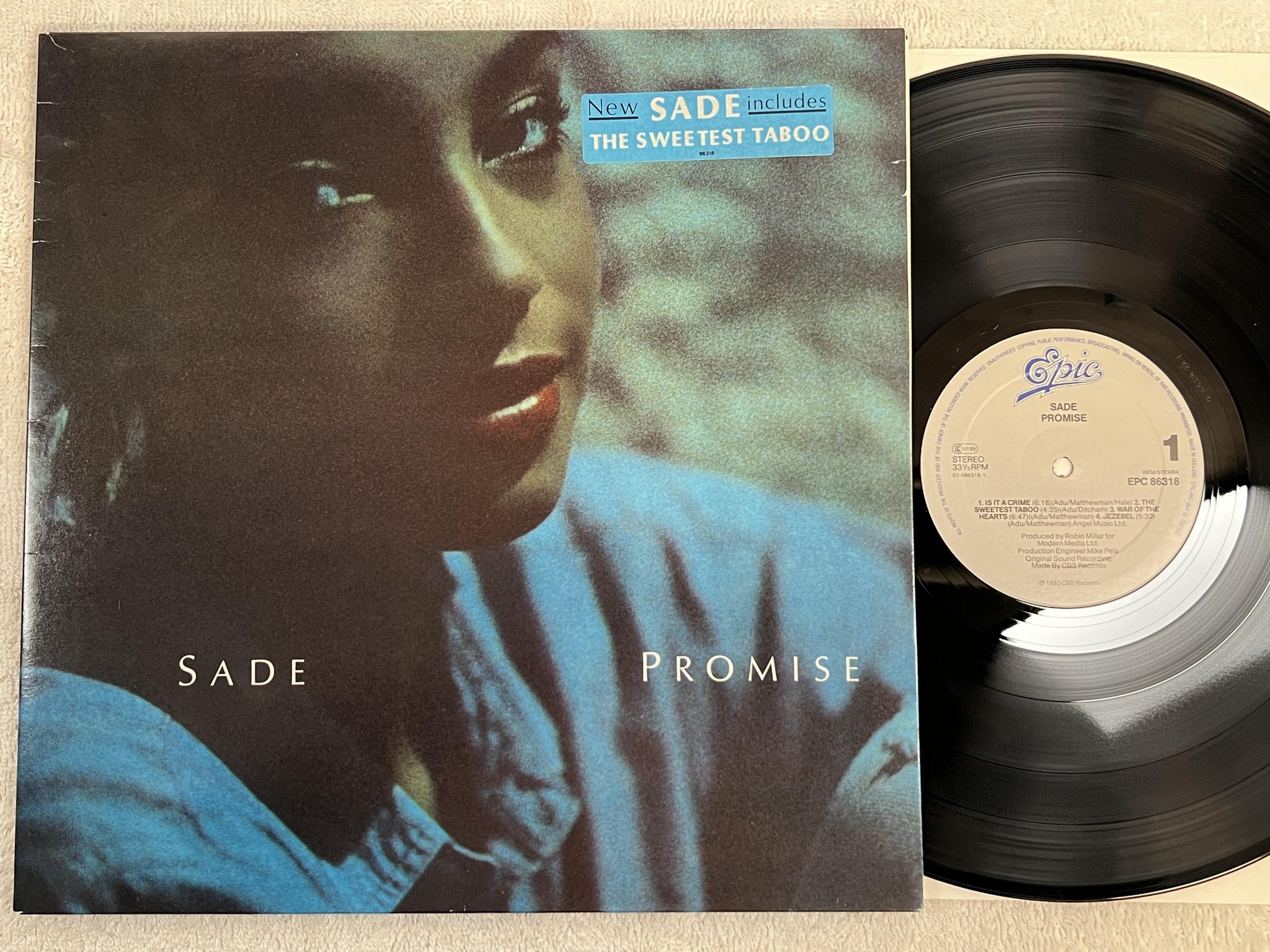 Omslagsbild för skivan SADE promise LP -85 Hol EPIC EPC 86318