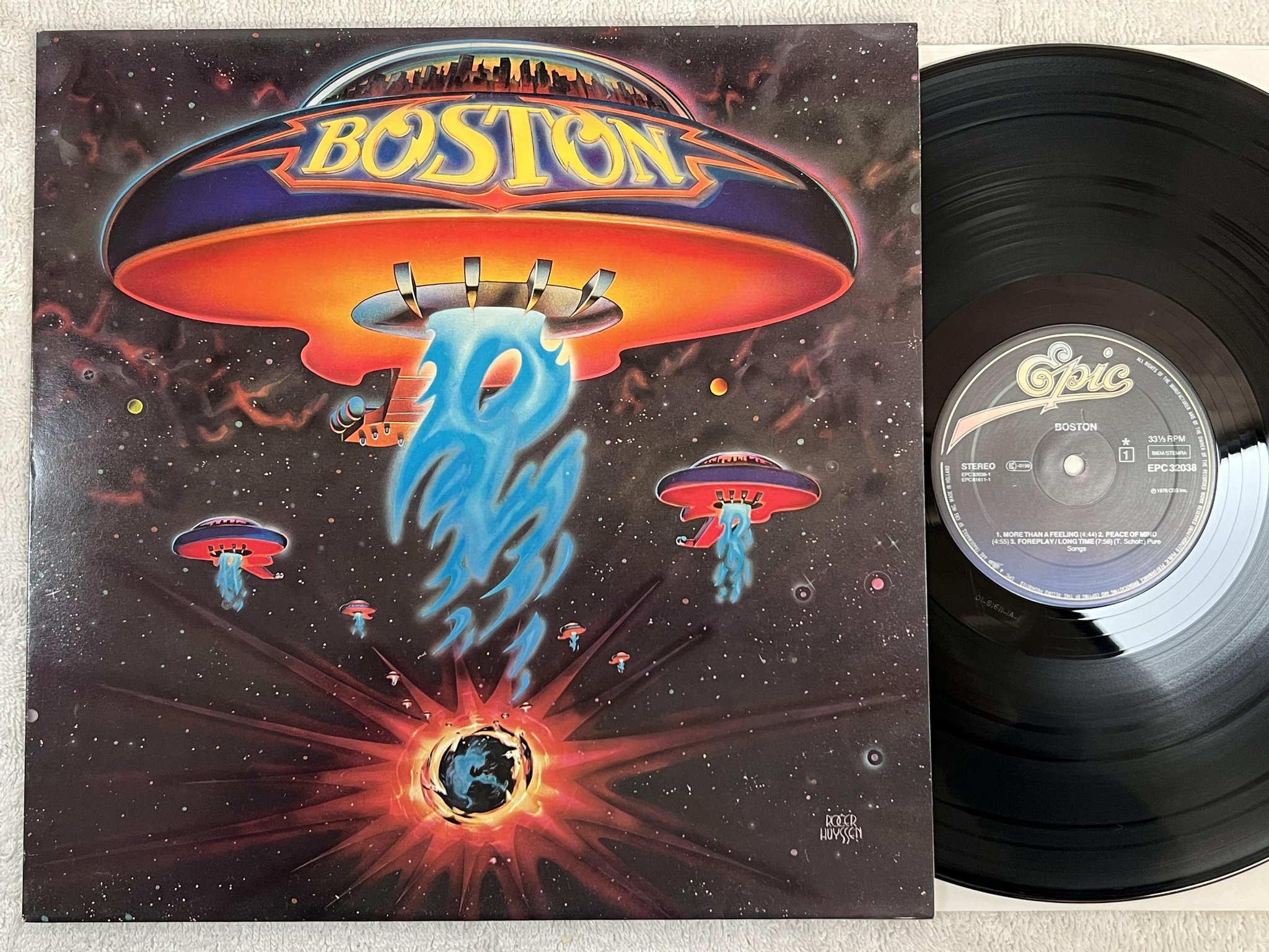 Omslagsbild för skivan BOSTON s/t LP -76 Hol EPIC EPC 32038