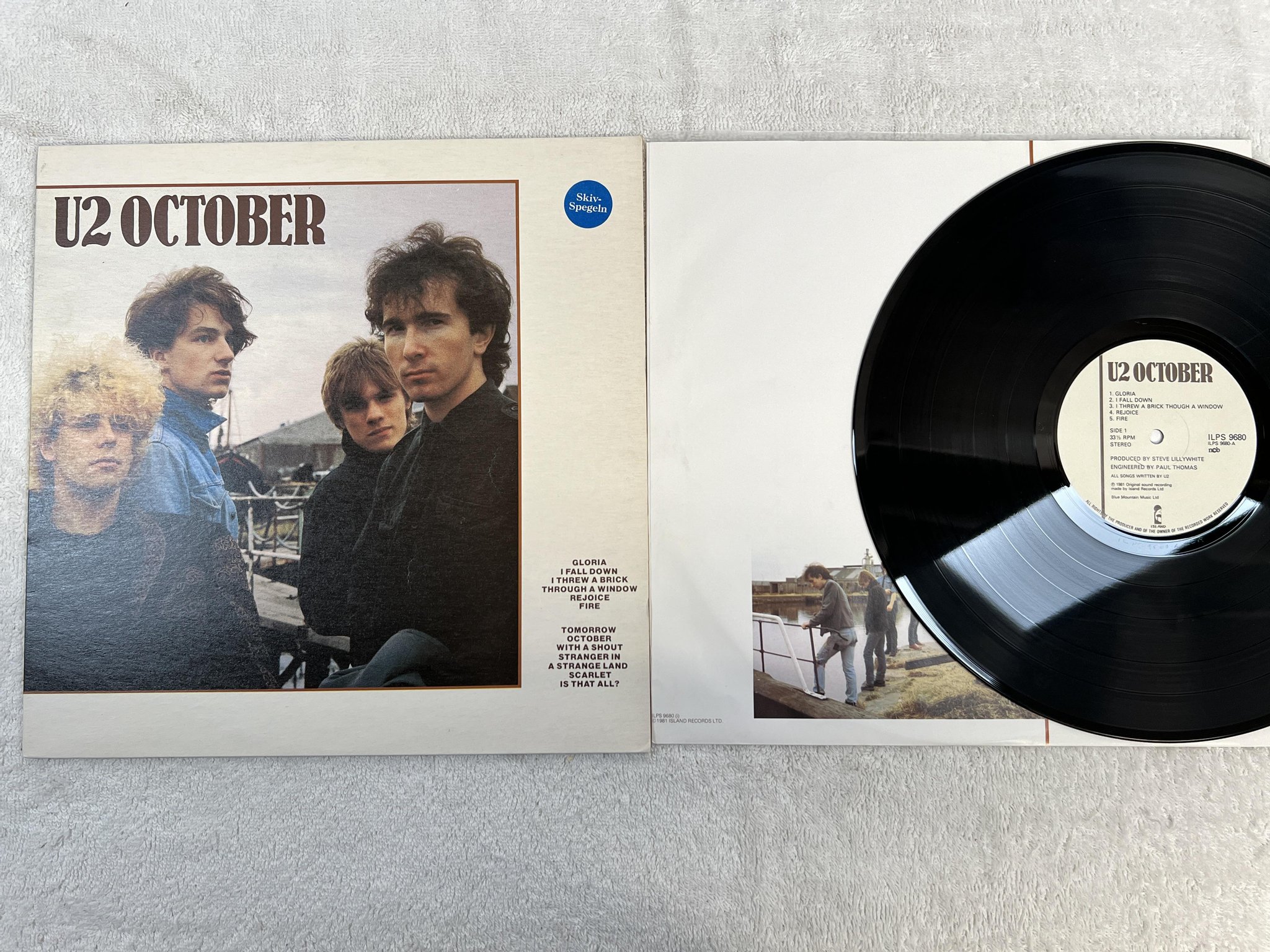 Omslagsbild för skivan U2 October! LP -81 ncb ISLAND ILPS 9680