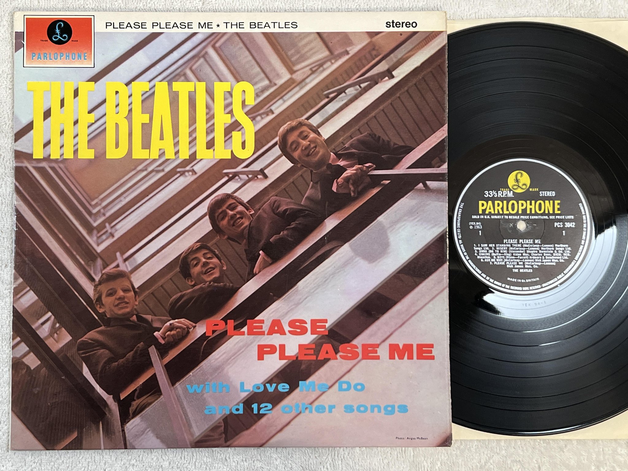 Omslagsbild för skivan THE BEATLES please please me LP UK PARLOPHONE PCS 3042