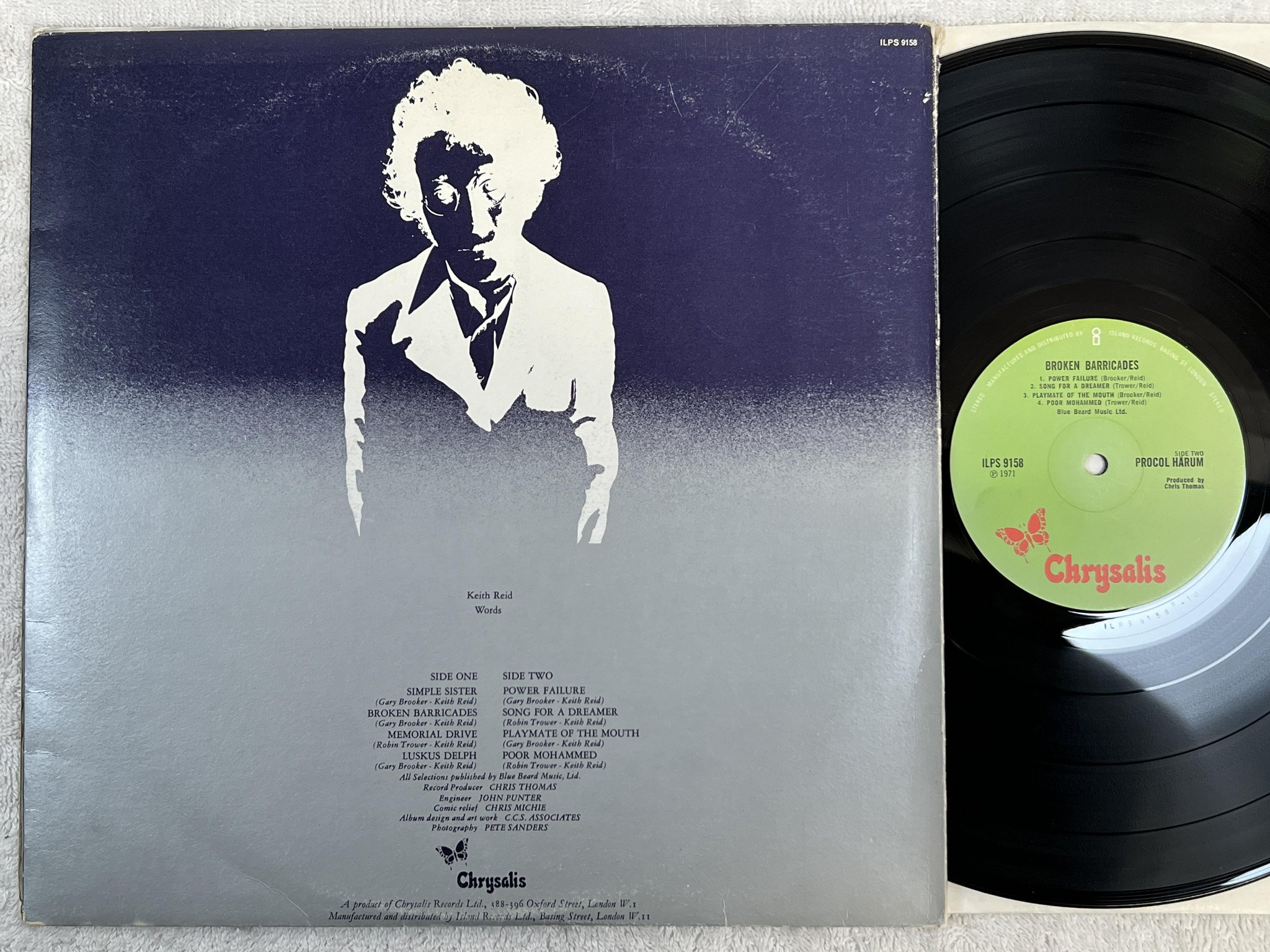 Omslagsbild för skivan PROCOL HARUM broken barricades LP -71 UK CHRYSALIS ILPS 9158