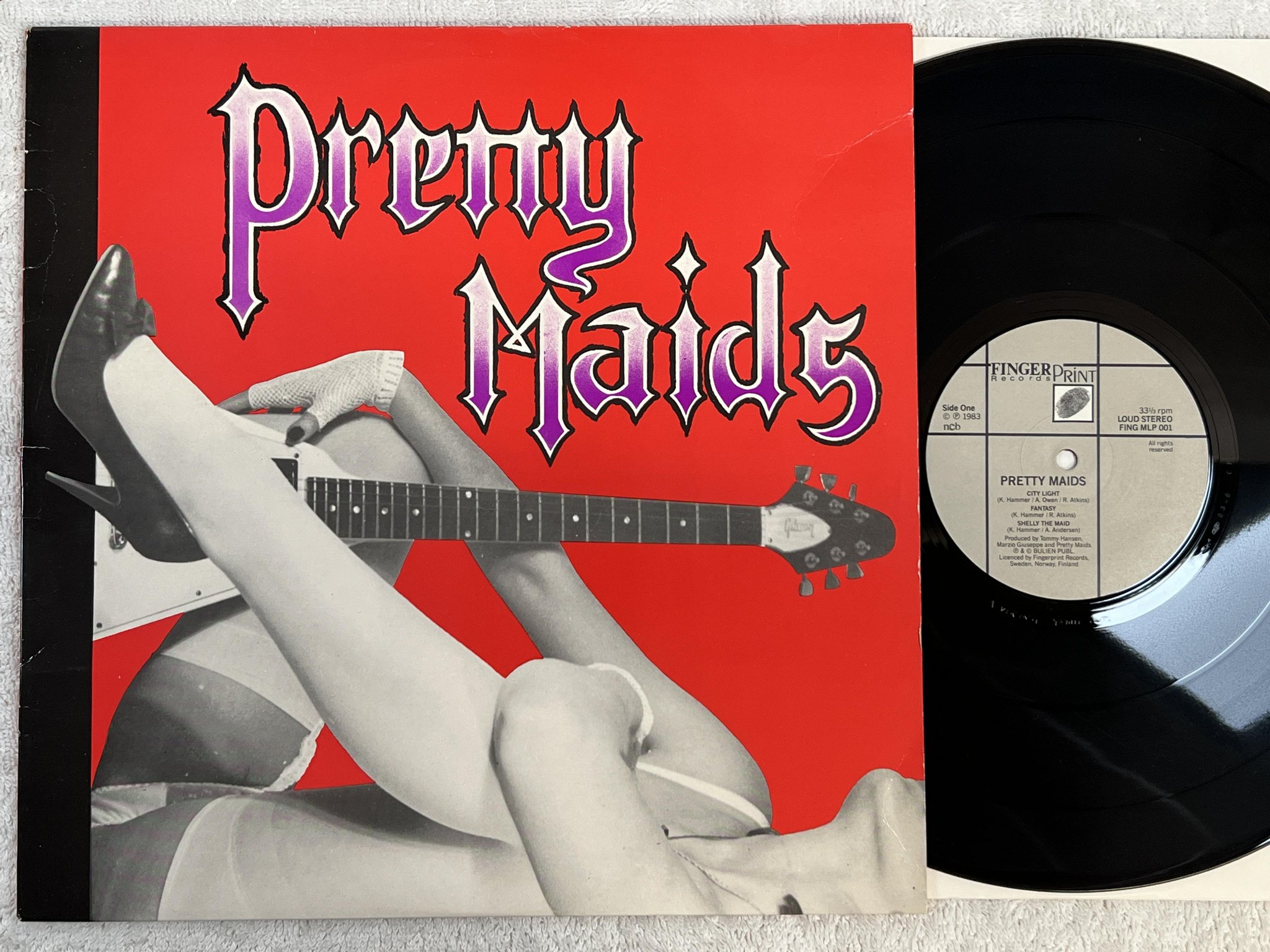 Omslagsbild för skivan PRETTY MAIDS s/t LP -83 Swe FINGER PRINT FING MLP 001 *** R A R E ***