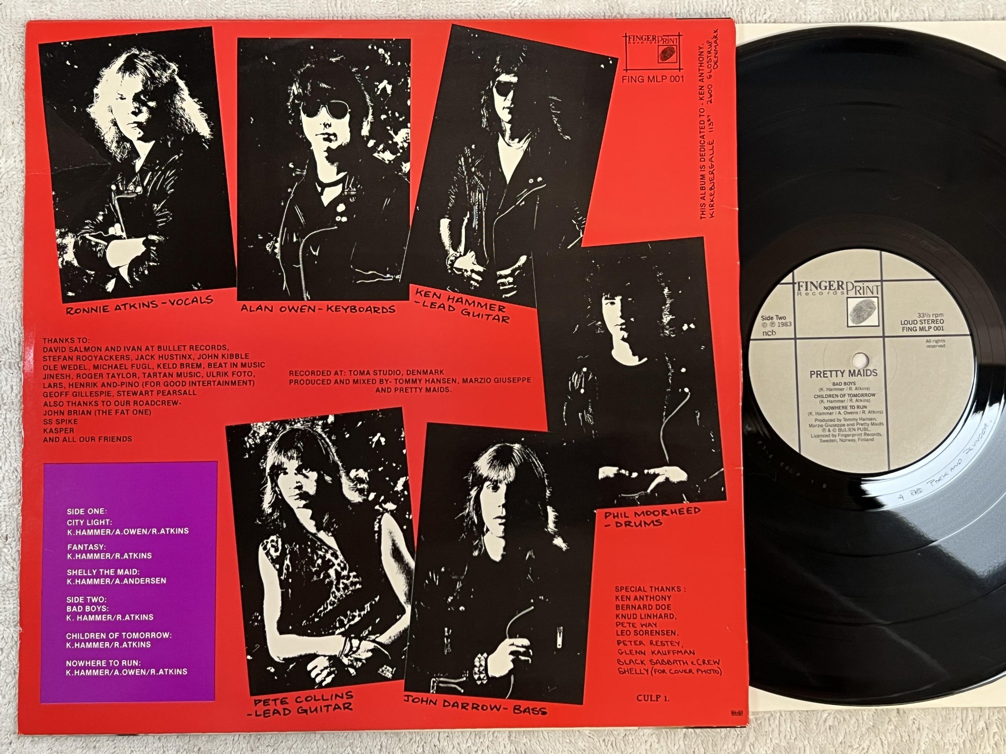 Omslagsbild för skivan PRETTY MAIDS s/t LP -83 Swe FINGER PRINT FING MLP 001 *** R A R E ***