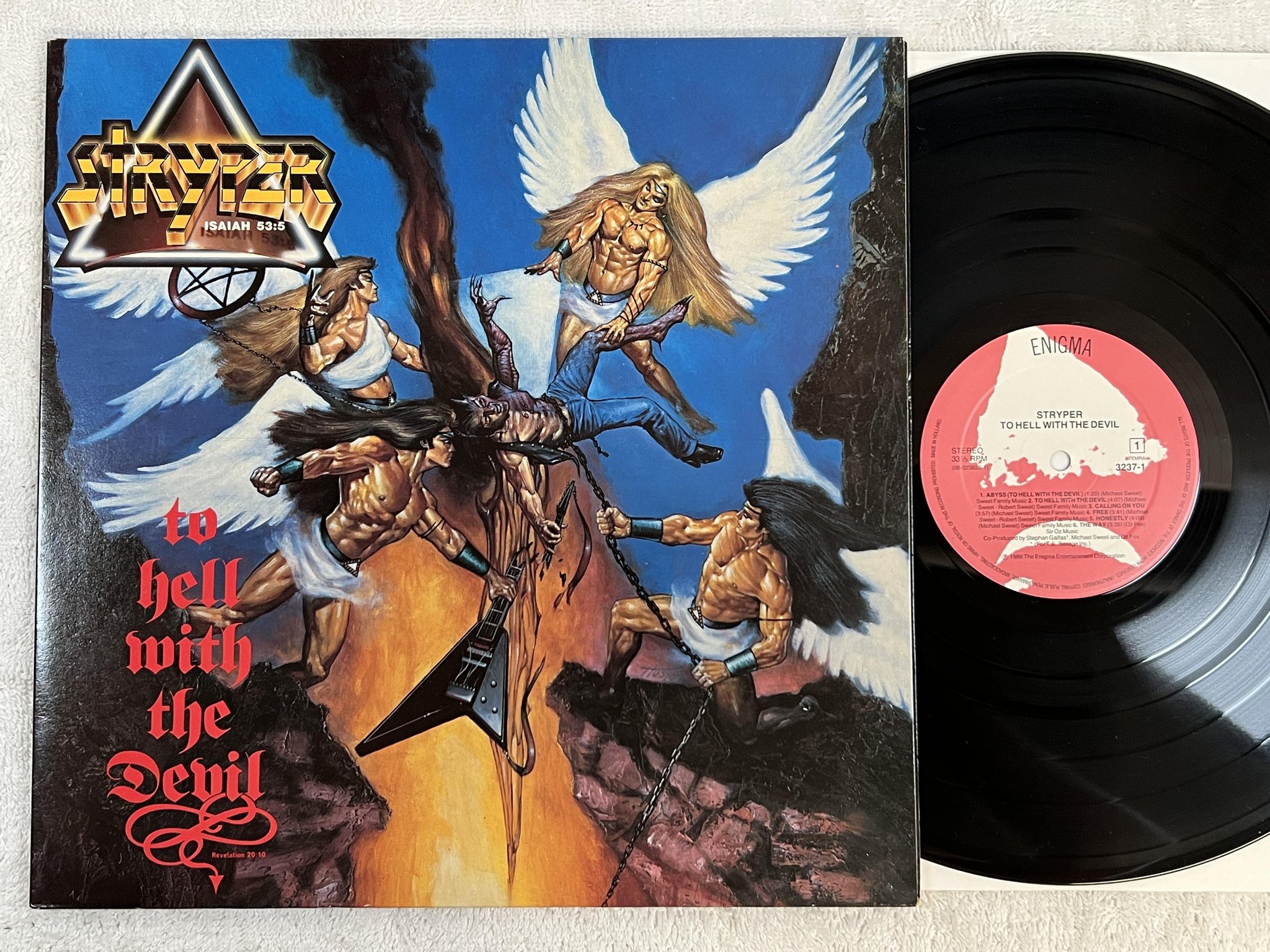 Omslagsbild för skivan STRYPER to hell with the devil LP -86 Hol ENIGMA 3237-1