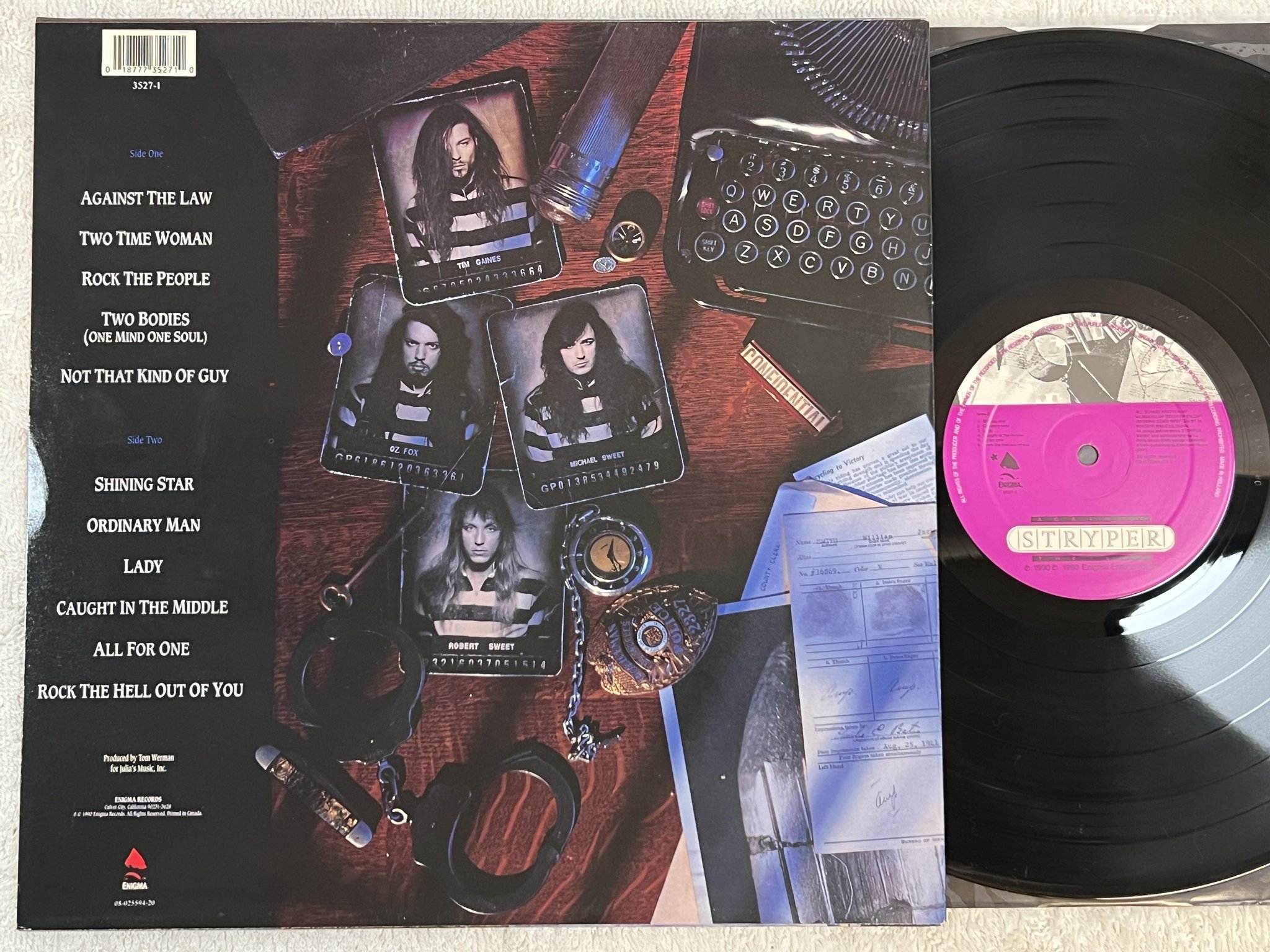 Omslagsbild för skivan STRYPER Against The Law LP -90 Hol ENIGMA 3527-1