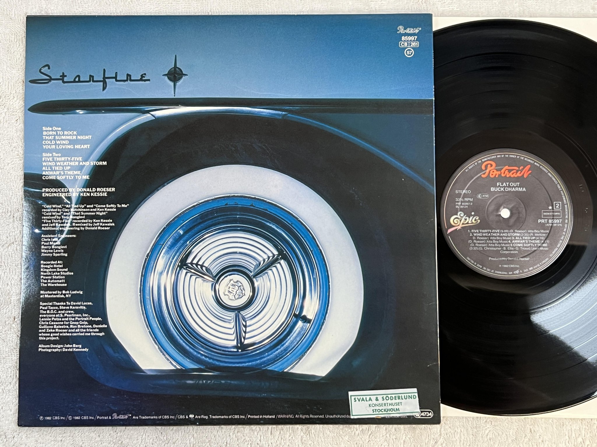 Omslagsbild för skivan BUCK DHARMA flat out LP -82 Hol PORTRAIT PRT 85997